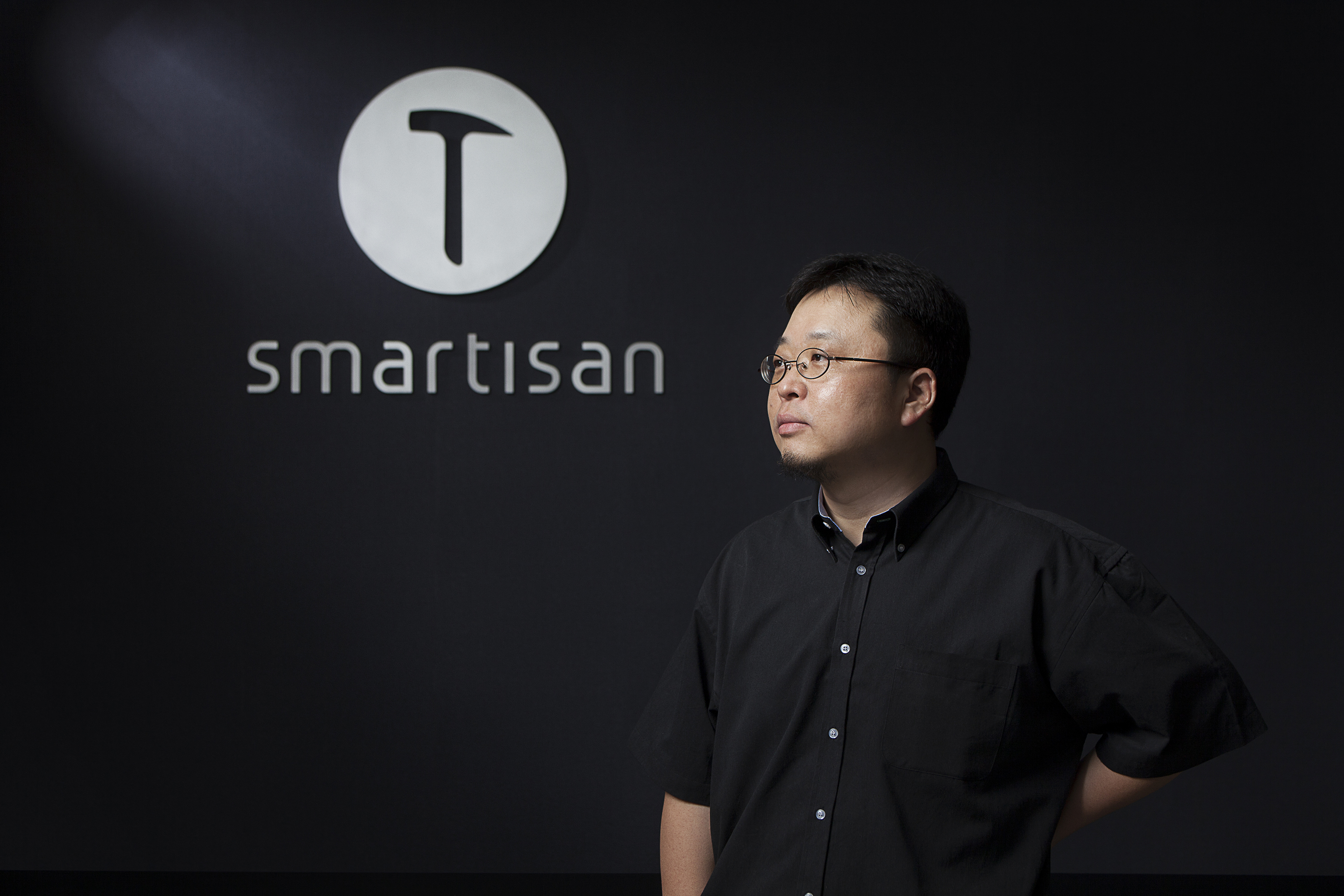 老罗的锤子还是索尼的大法,日本友人该如何选择?