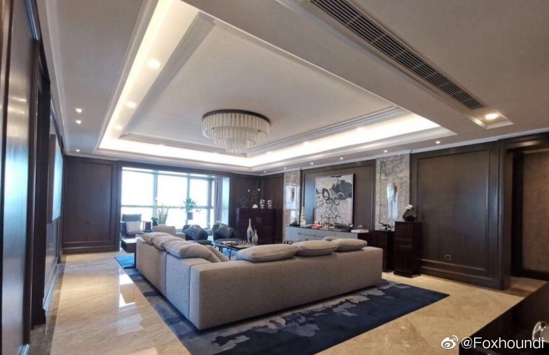 1.3亿的豪宅,上海云锦东方二期,顶楼复式,和胡歌唐嫣做邻居.