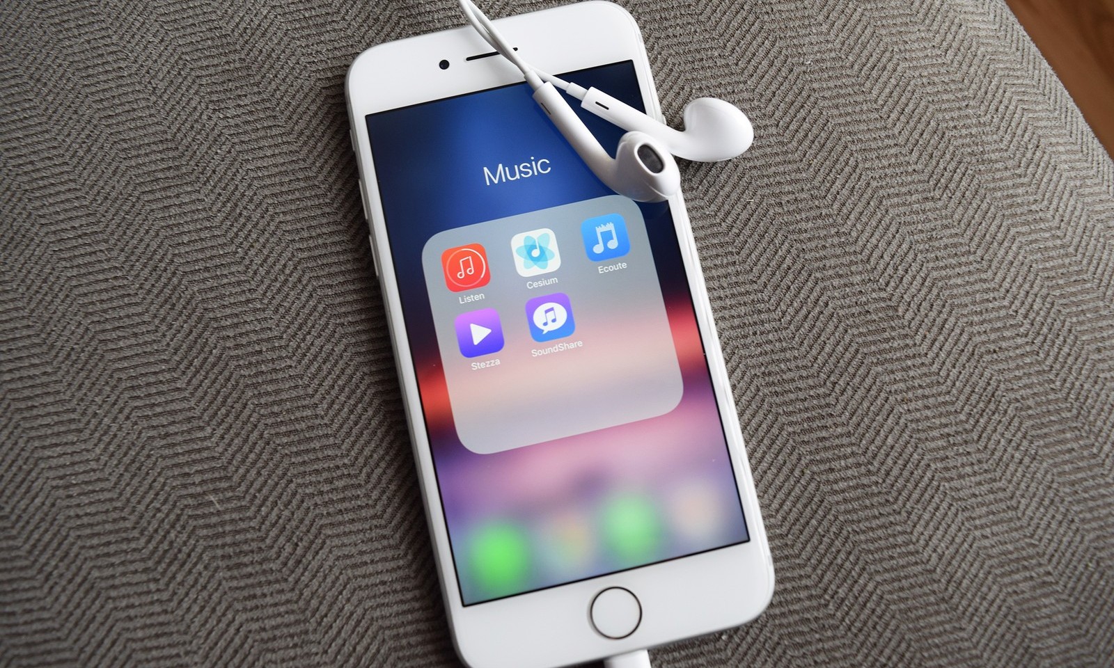 新iPhone不再附带此配件,3.5mm耳机老用户要