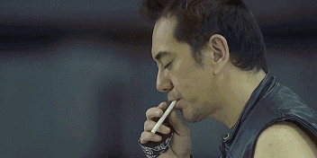 普通电热丝的打火机只能点烟40次, 而 e5 电弧打火机能够 点烟 100 次