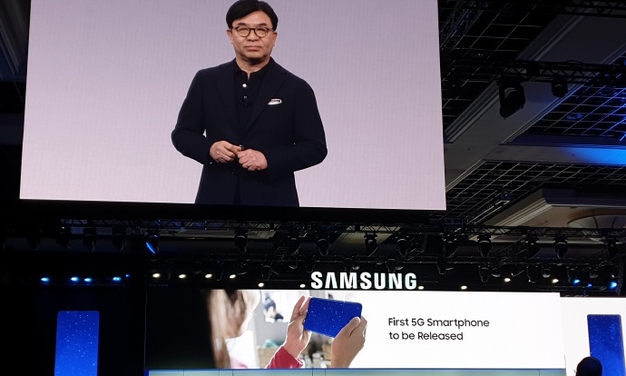 三星CES2019发布会:5G、AI主角,笔记本、机