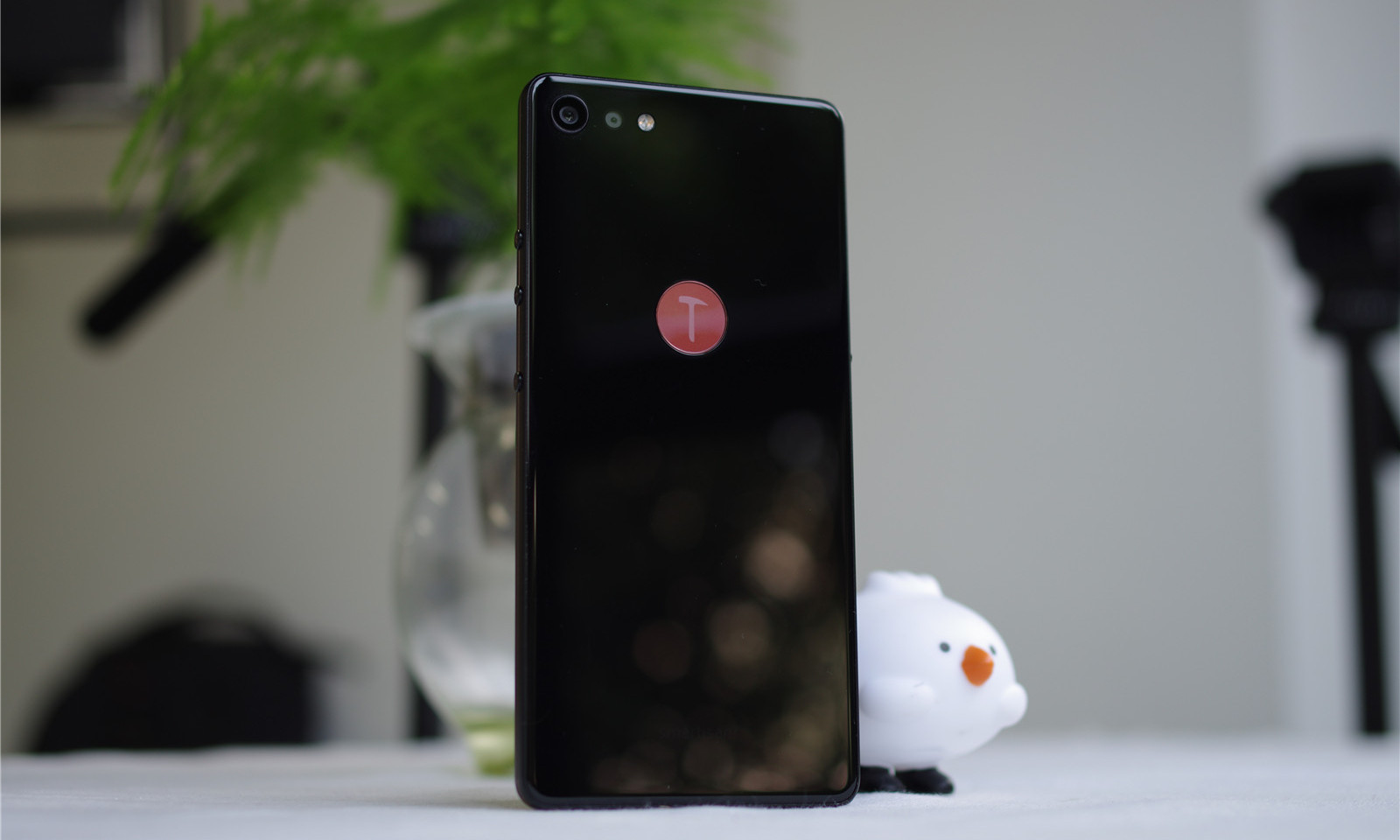 锤子坚果R1的前世今生:老罗是如何闭着眼把它