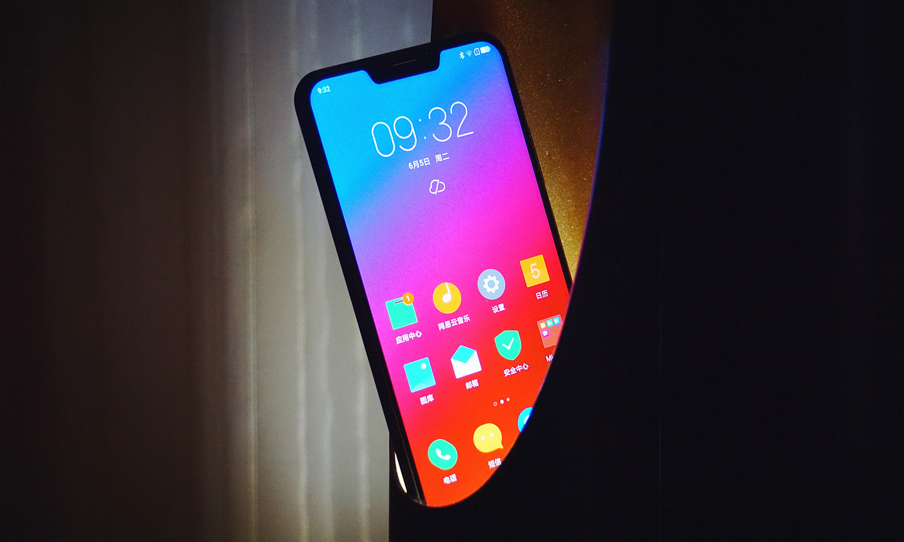 荣耀小米侧目!联想Z5 Pro上手视频曝光:滑盖式