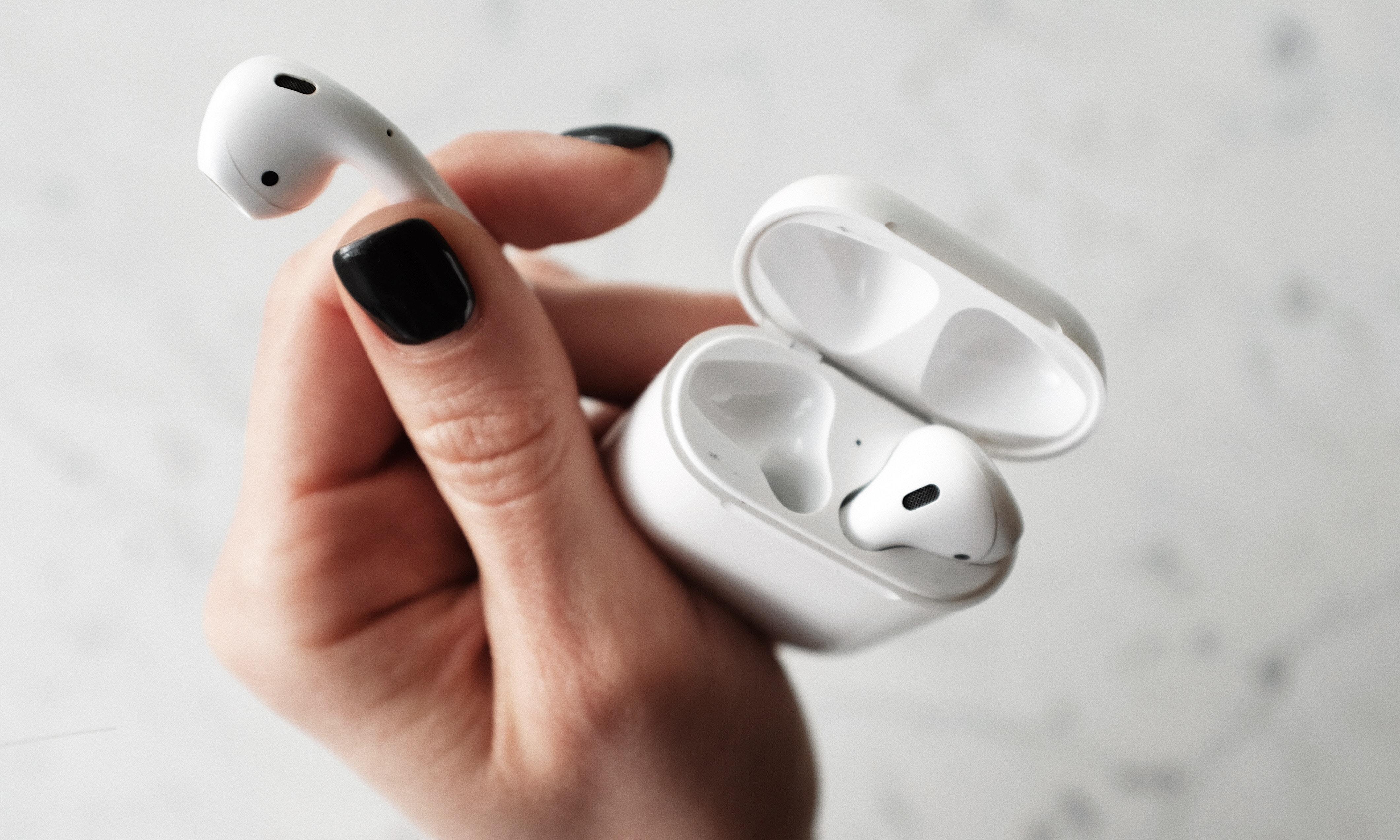 C Airpods