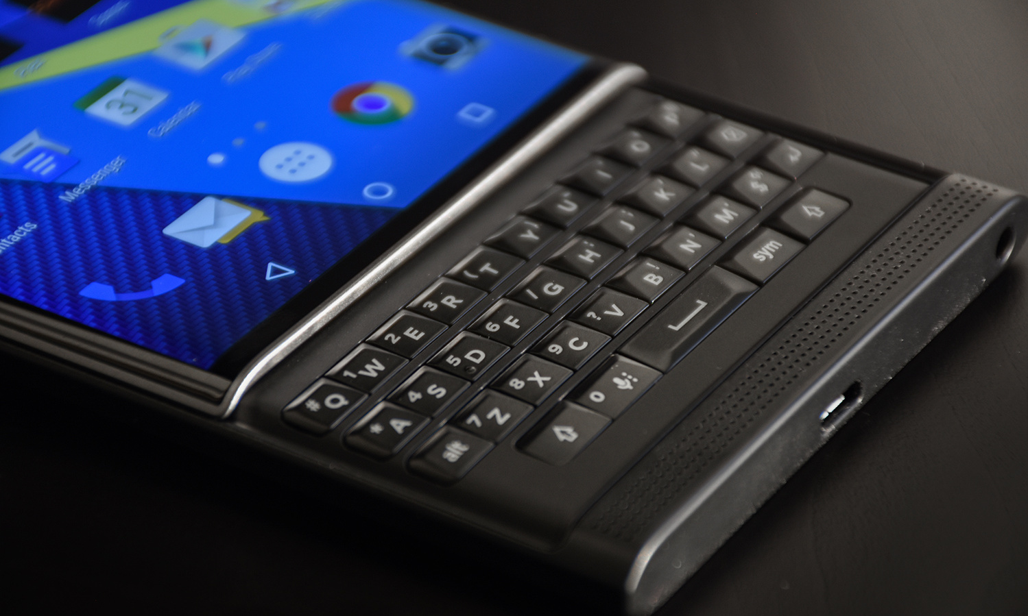 黑莓要倒闭了?你才倒闭呢!黑莓安卓机Priv卖到