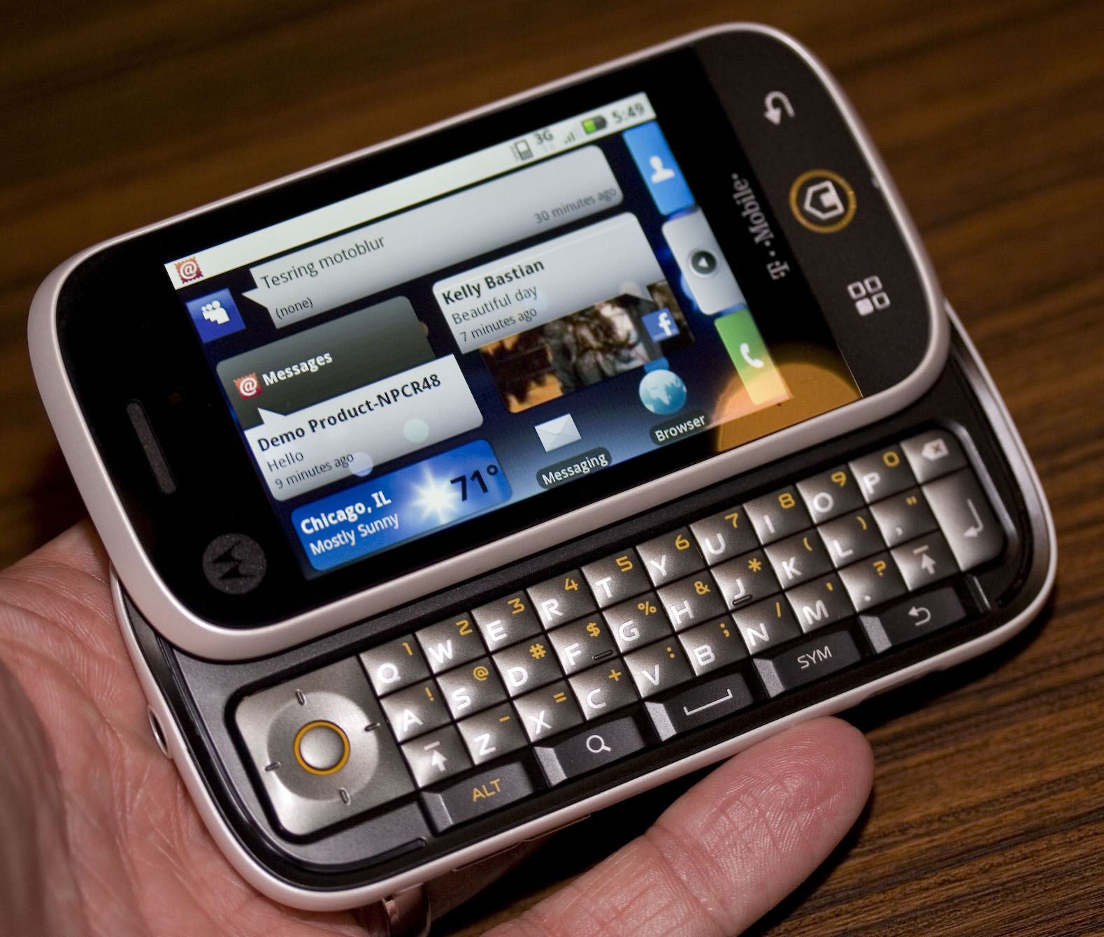 motorola_cliq-img_48291.jpg
