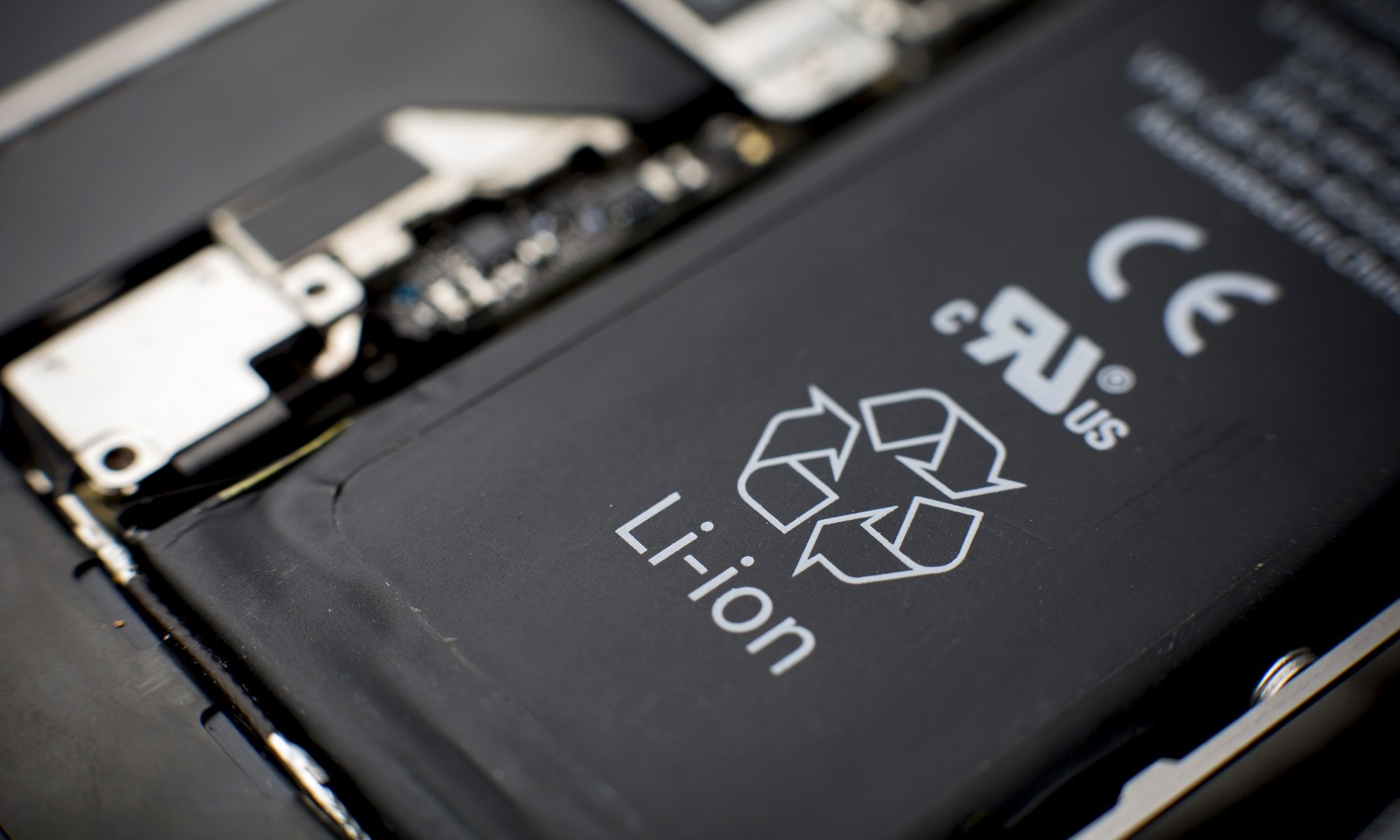 手机电池容量排行榜揭晓:苹果倒数第一,第一名
