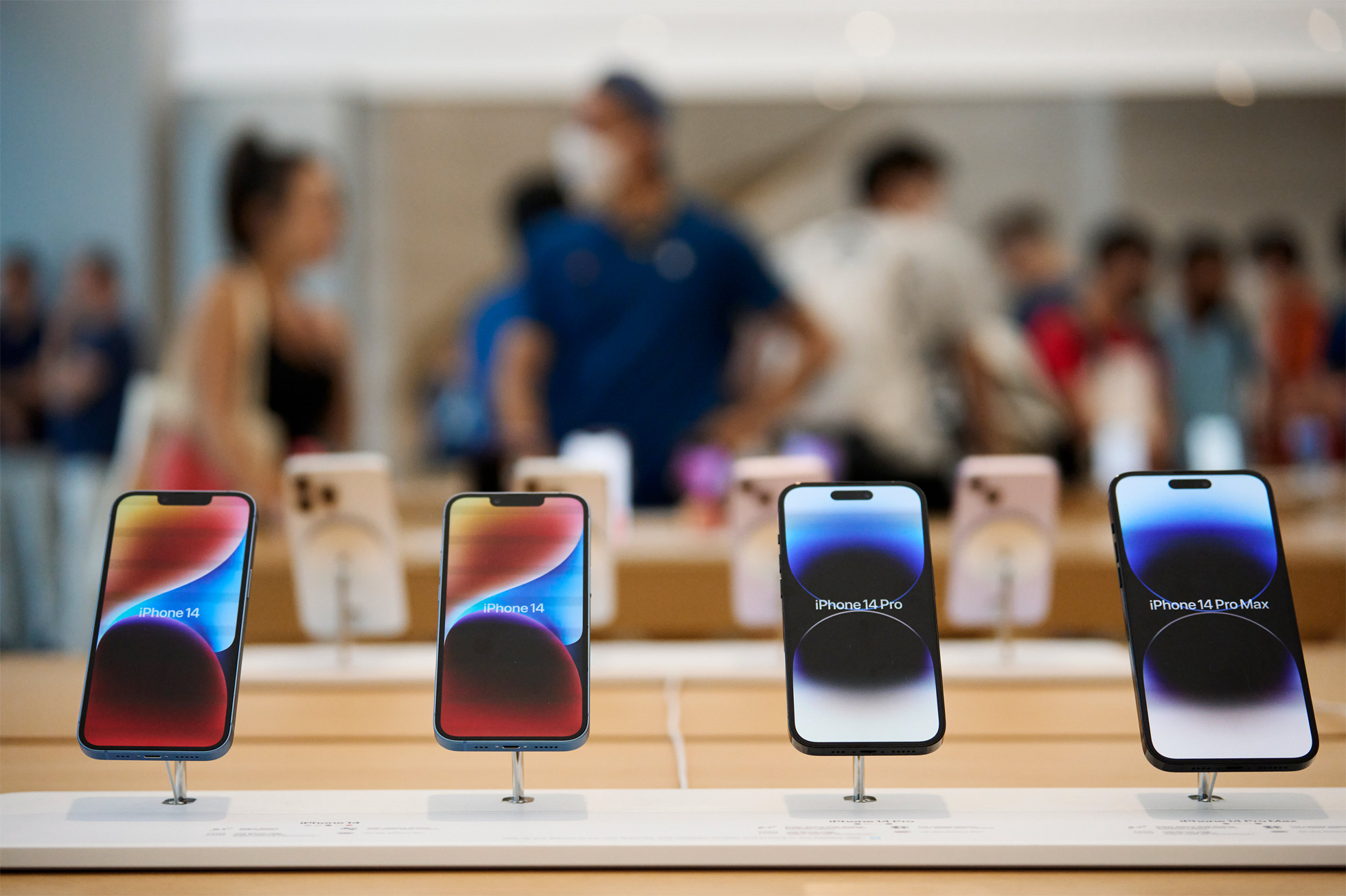 Apple-Orchard-Road-Singapore-iPhone-14-lineup-220916.jpg