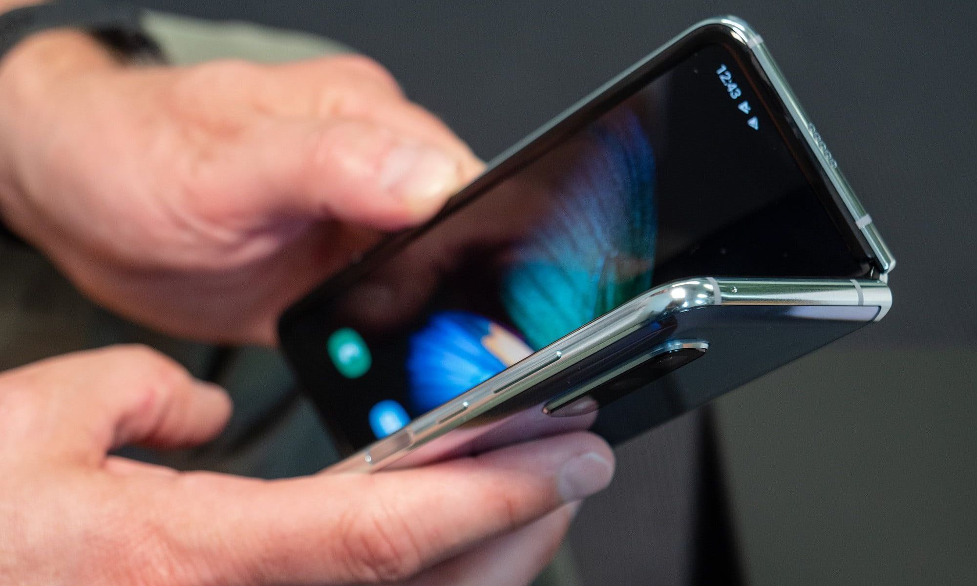 三星将于2021年推出3款折叠手机:售价六千元