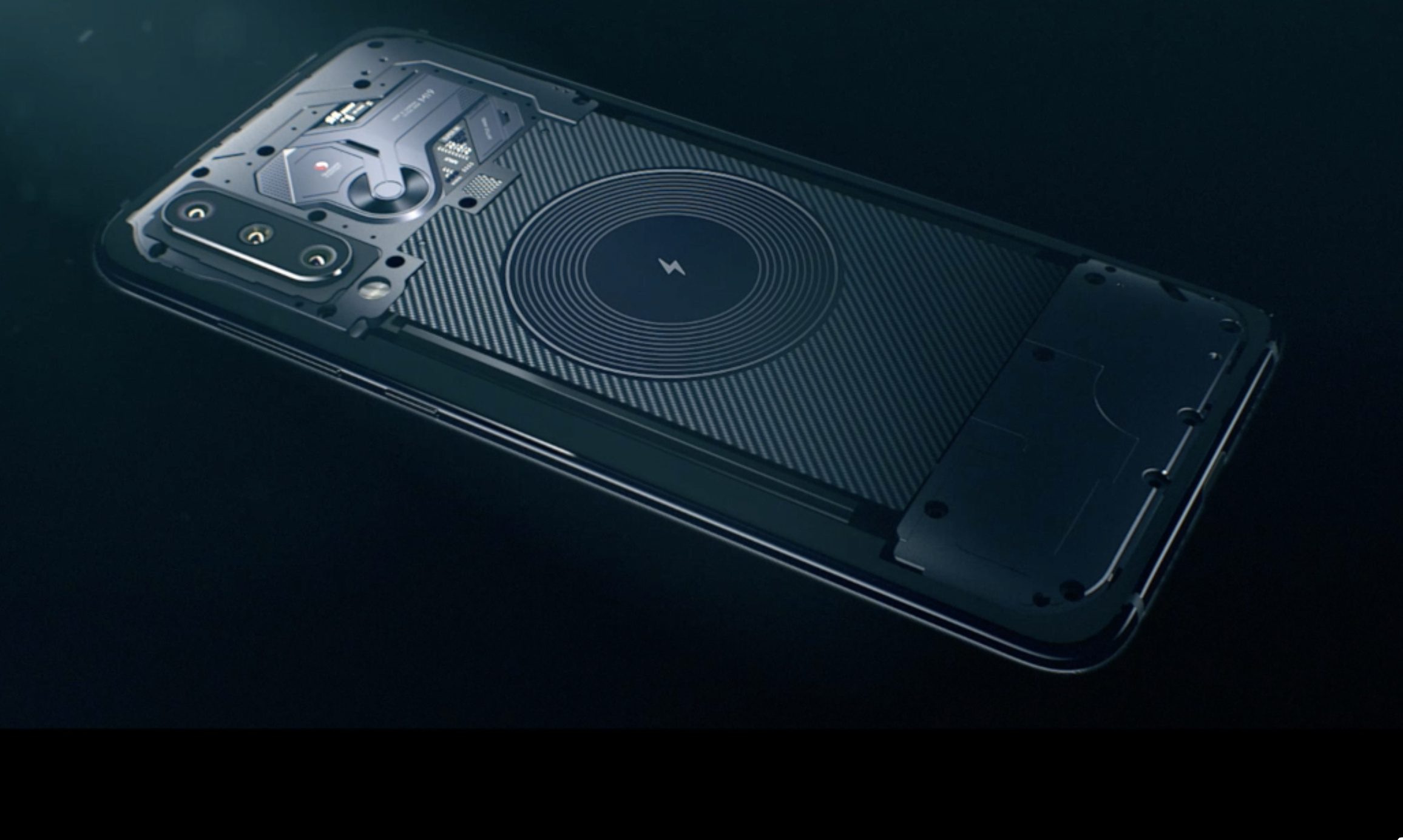 小米9继续曝光:探索版依然配备三摄,无线快充功率创纪录!