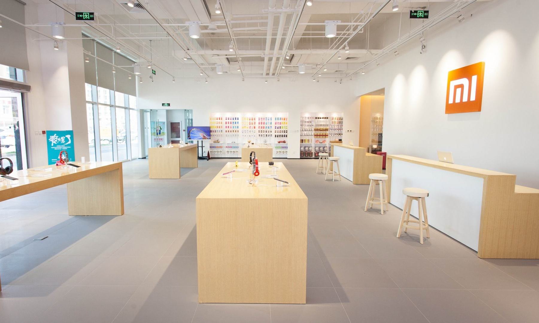 土豪会买单吗?小米把专卖店开到了迪拜:Mix卖