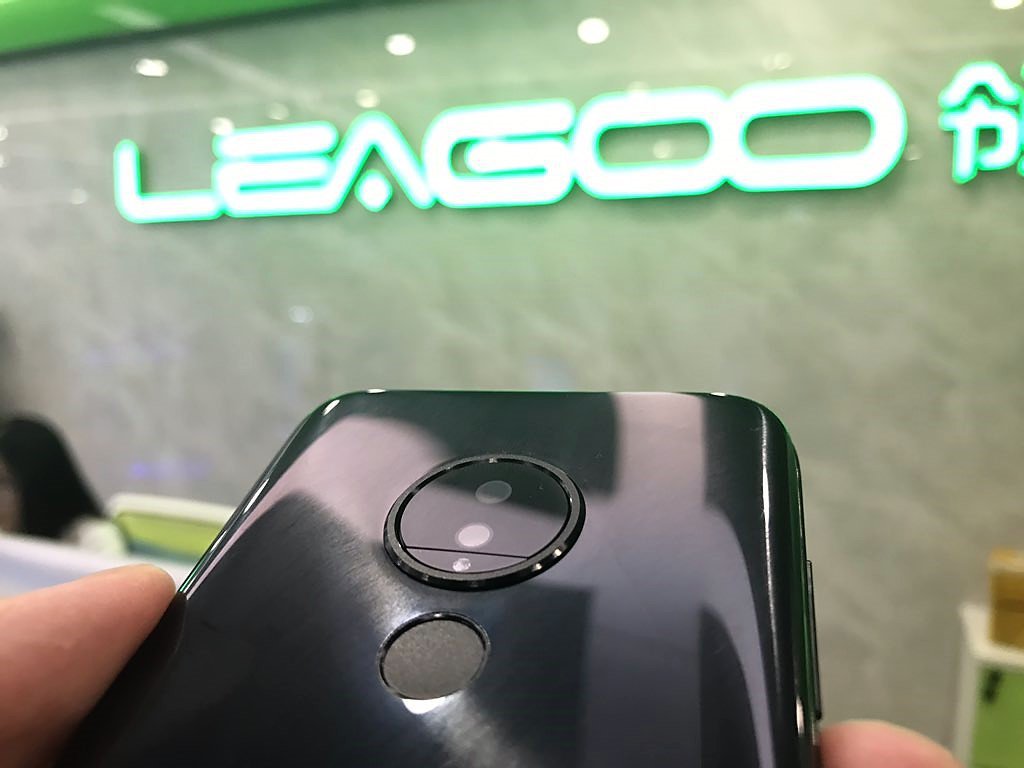 這家深圳公司真做出了臺“三星S8”