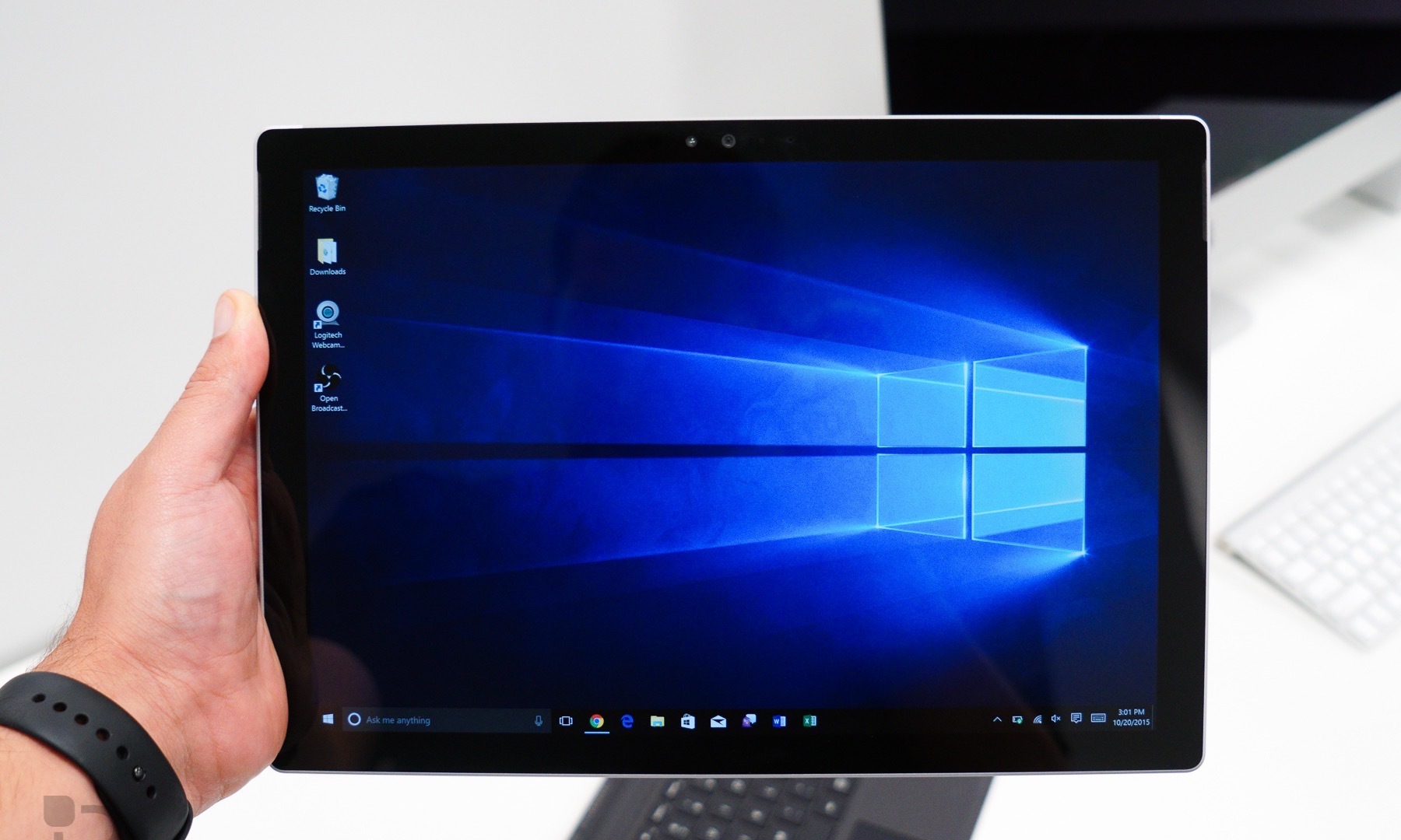 微软又要烦恼了,Surface Pro 4深陷闪屏门