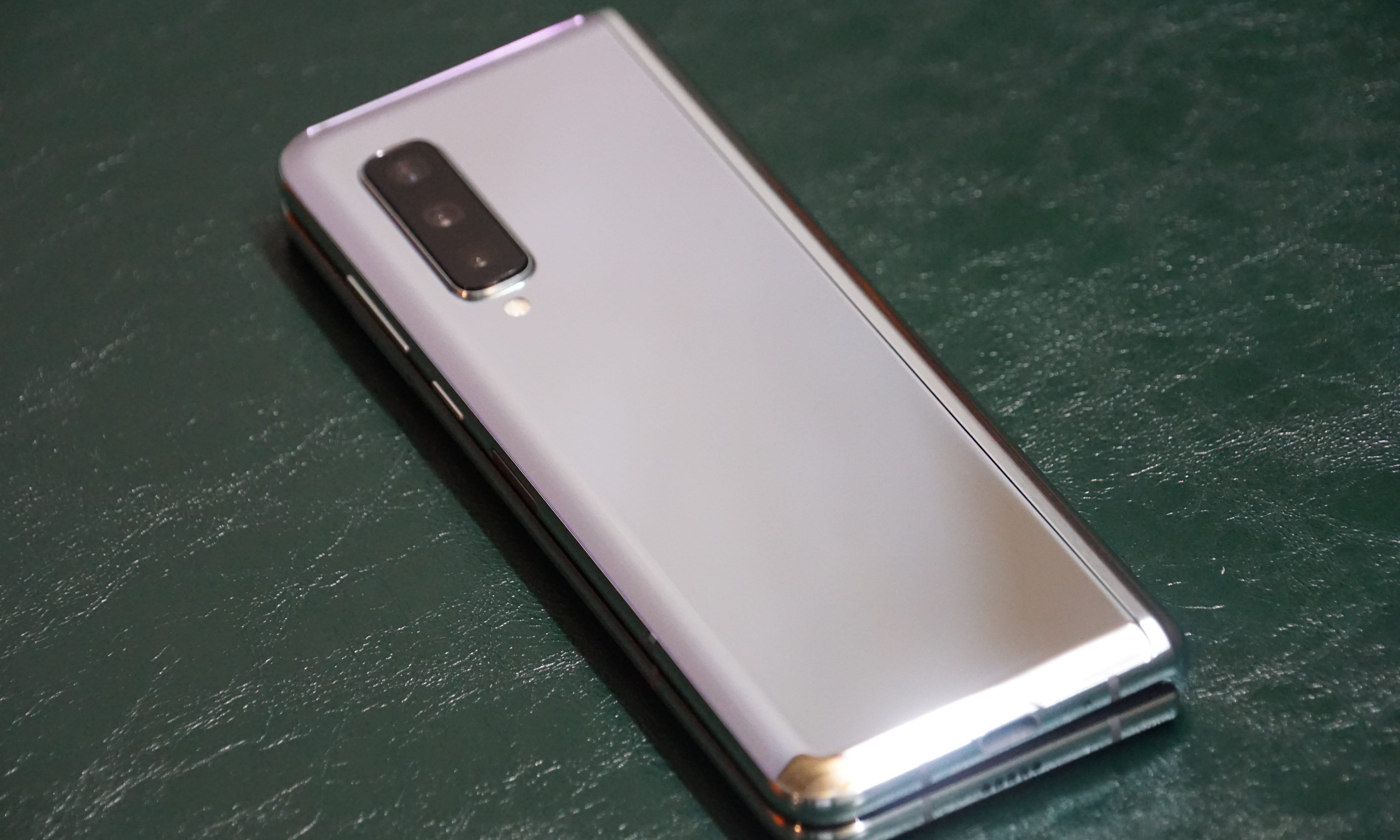 体验了一周三星折叠屏手机,发现优缺点都很明