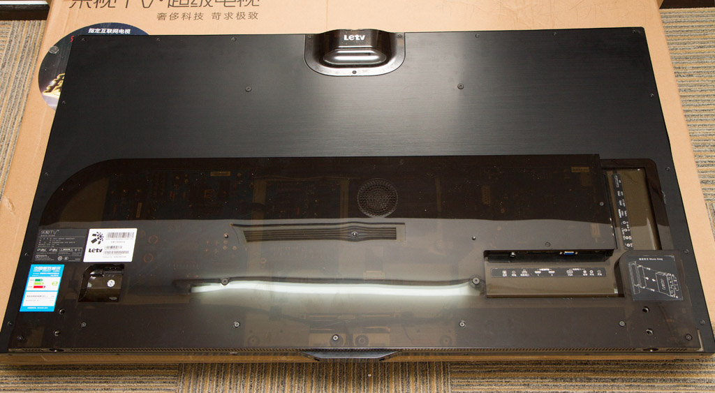 乐视x50 air超级电视接口齐全,内置有3个hdmi输入口,1个usb 3.