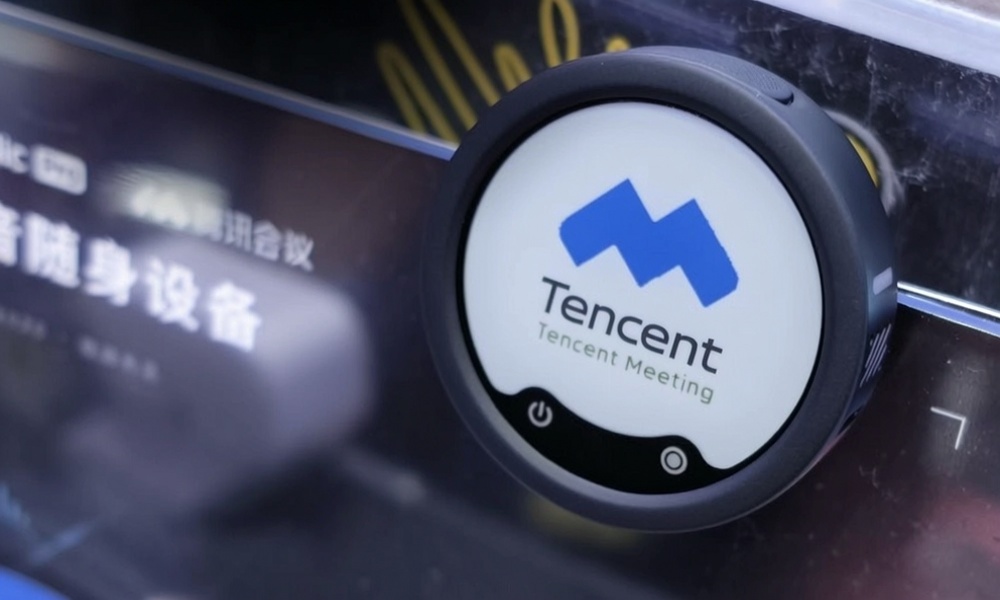 Insta360 and Tencent Launch Personal AI Recording Gear: Is It Superior to AI Recording Cards?