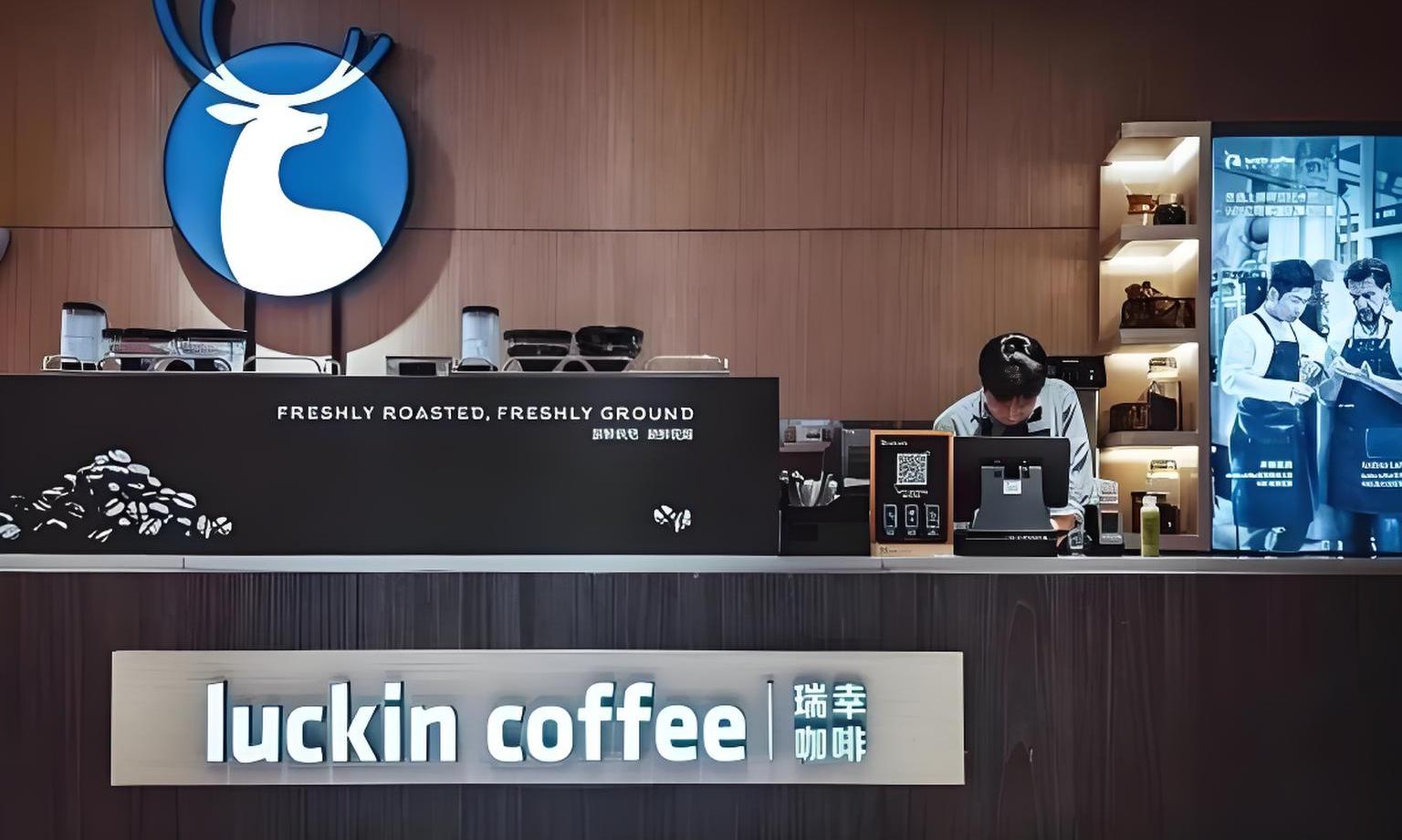 工时克扣遭批!瑞幸捐1000万高调秀公益,转头让员工白干3小时?