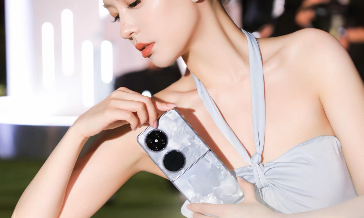 女神节礼物优选：华为FreeClip耳夹耳机与华为Pocket 2共绽魅力