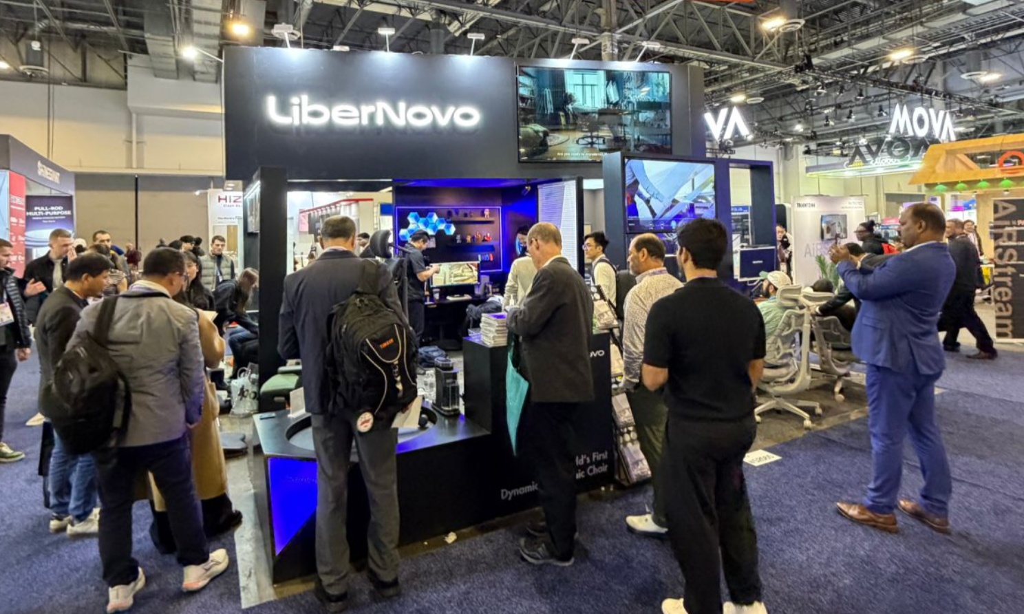 比公司配的赫曼米勒还舒服？清闲智能CES引围观，中国椅子杀疯了