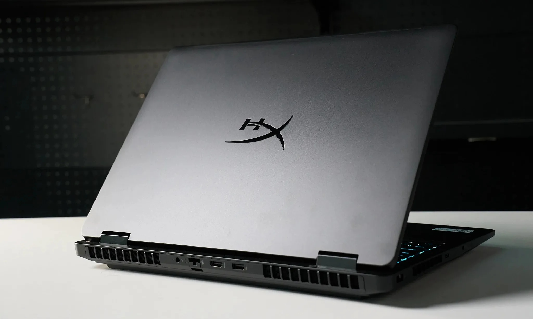 今年开学季，要买就买这款HyperX暗影精灵全能游戏本！
