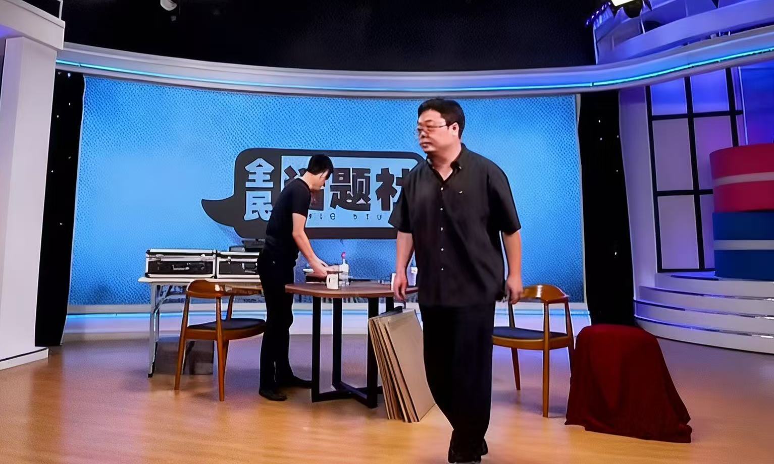 太尴尬了！王自如回忆与罗永浩“世纪约架”：想握手言和却遭无视