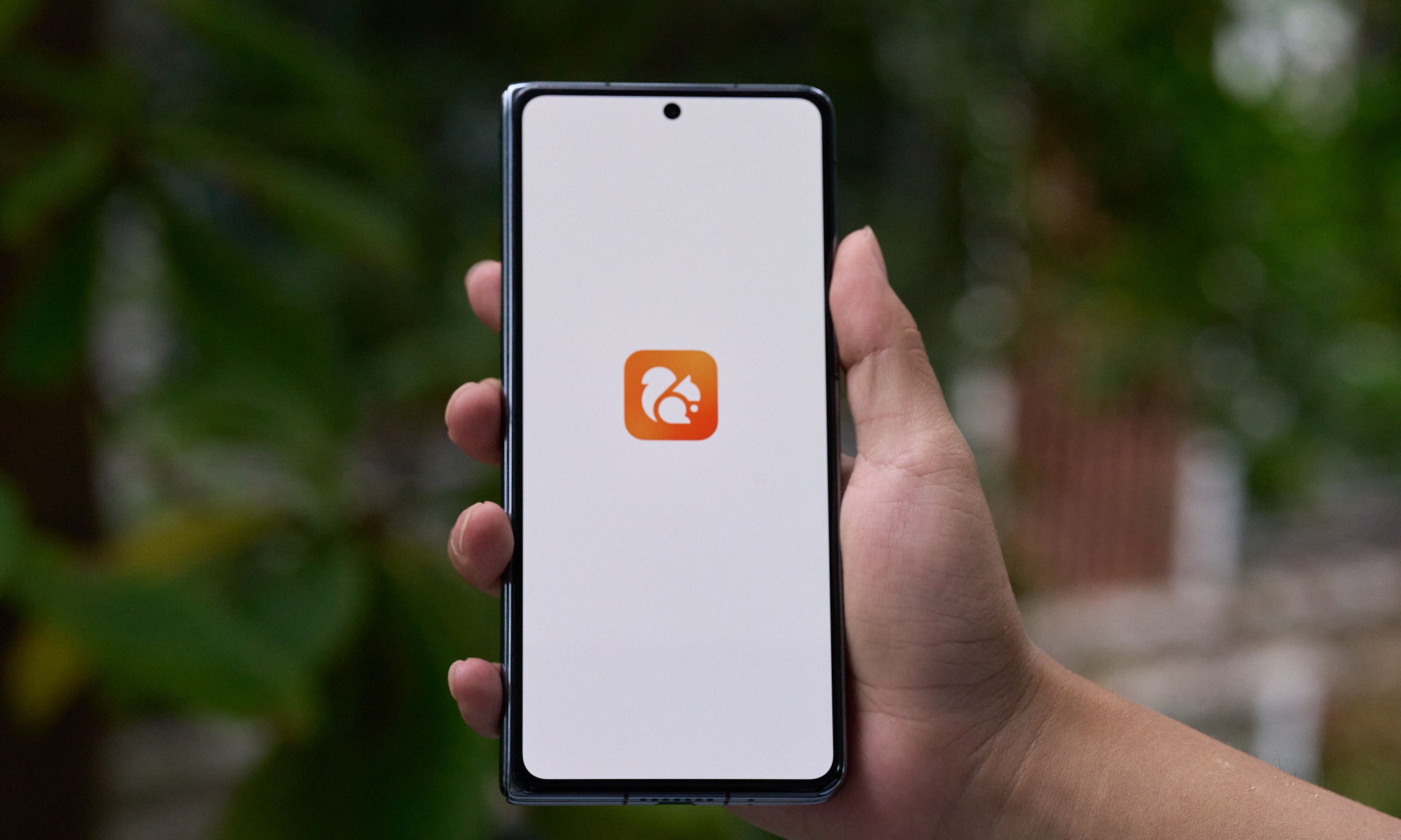 HarmonyOS 第一个爆款应用来了!UC浏览器凭什么登顶下载榜