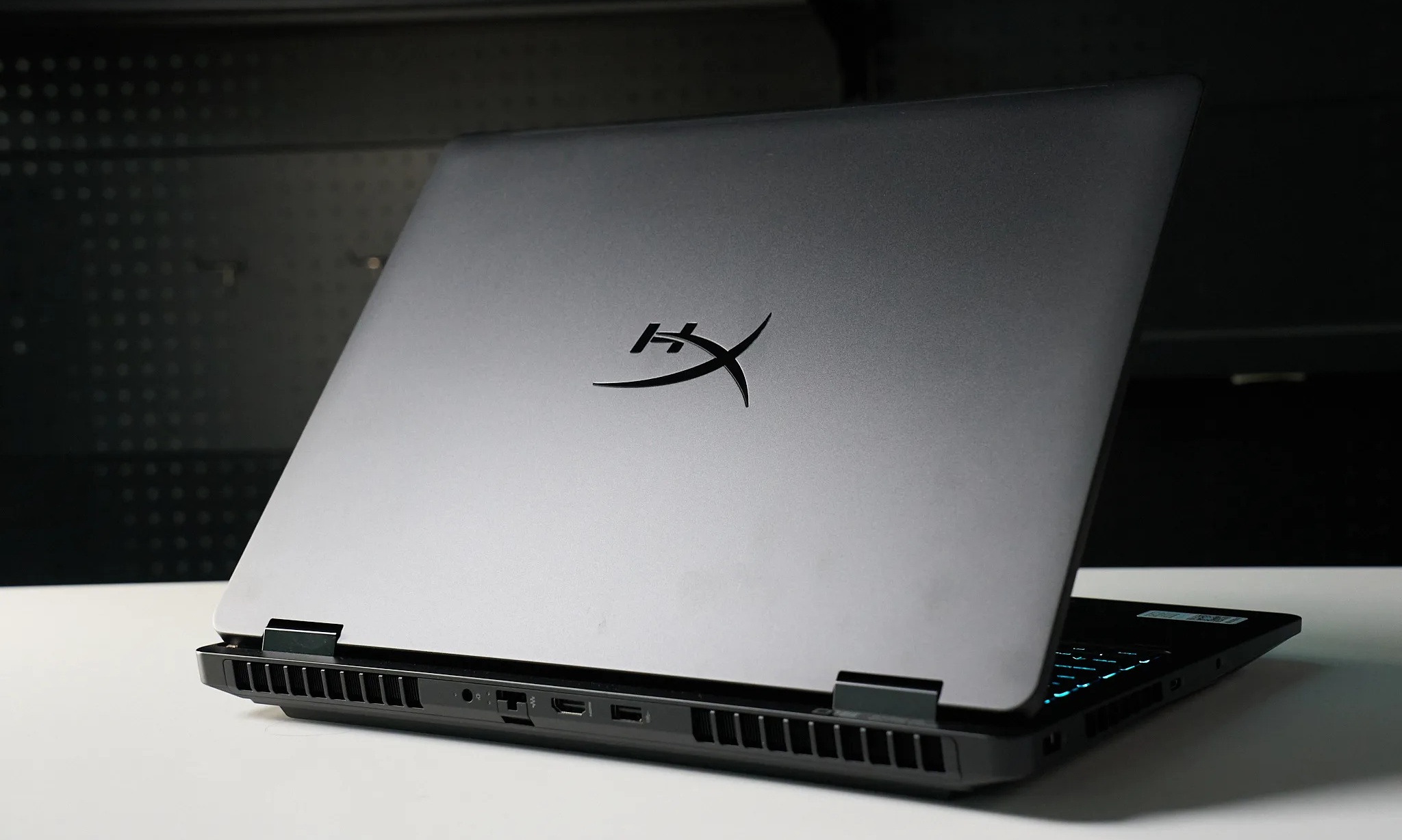 HyperX暗影精灵PRO 16图赏：满满的电竞风