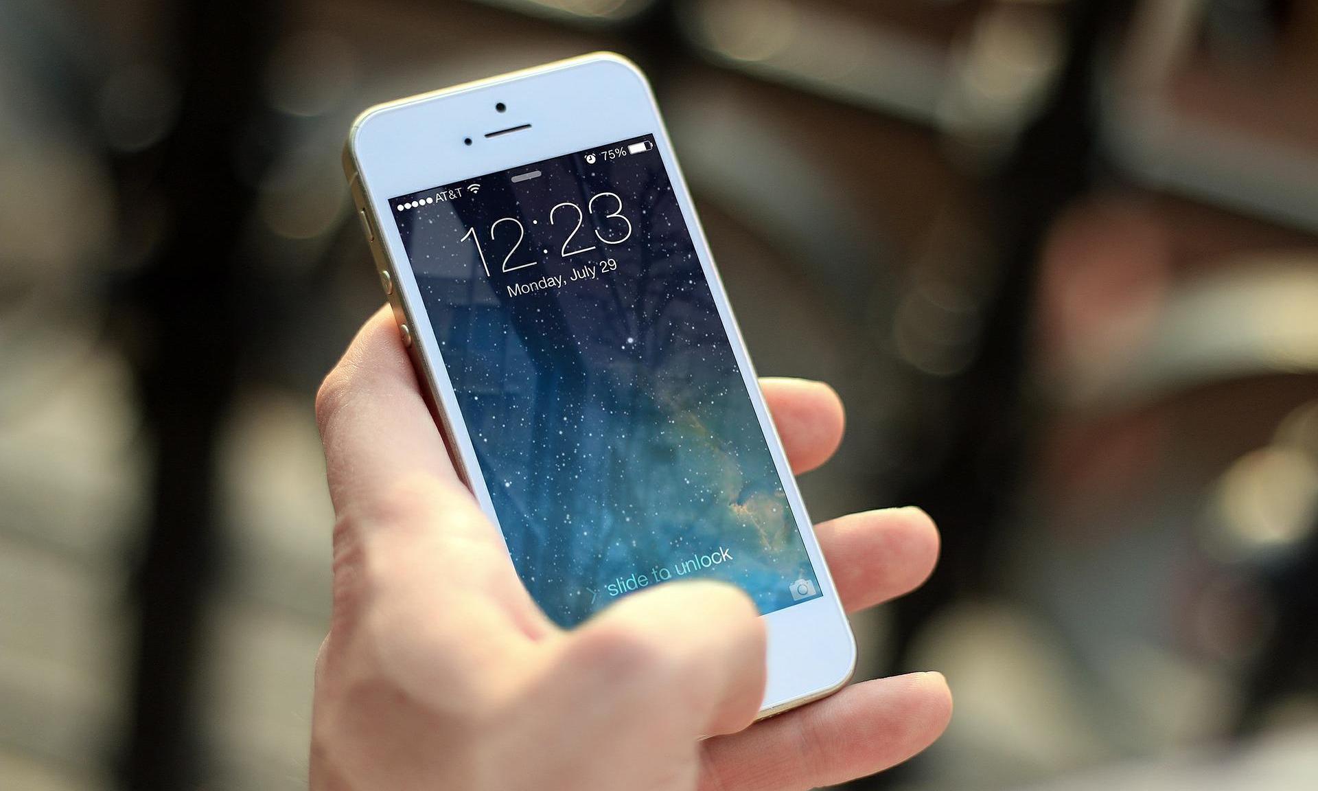 iPhone迎来发售15周年，初代原型机价格飙升到300多万