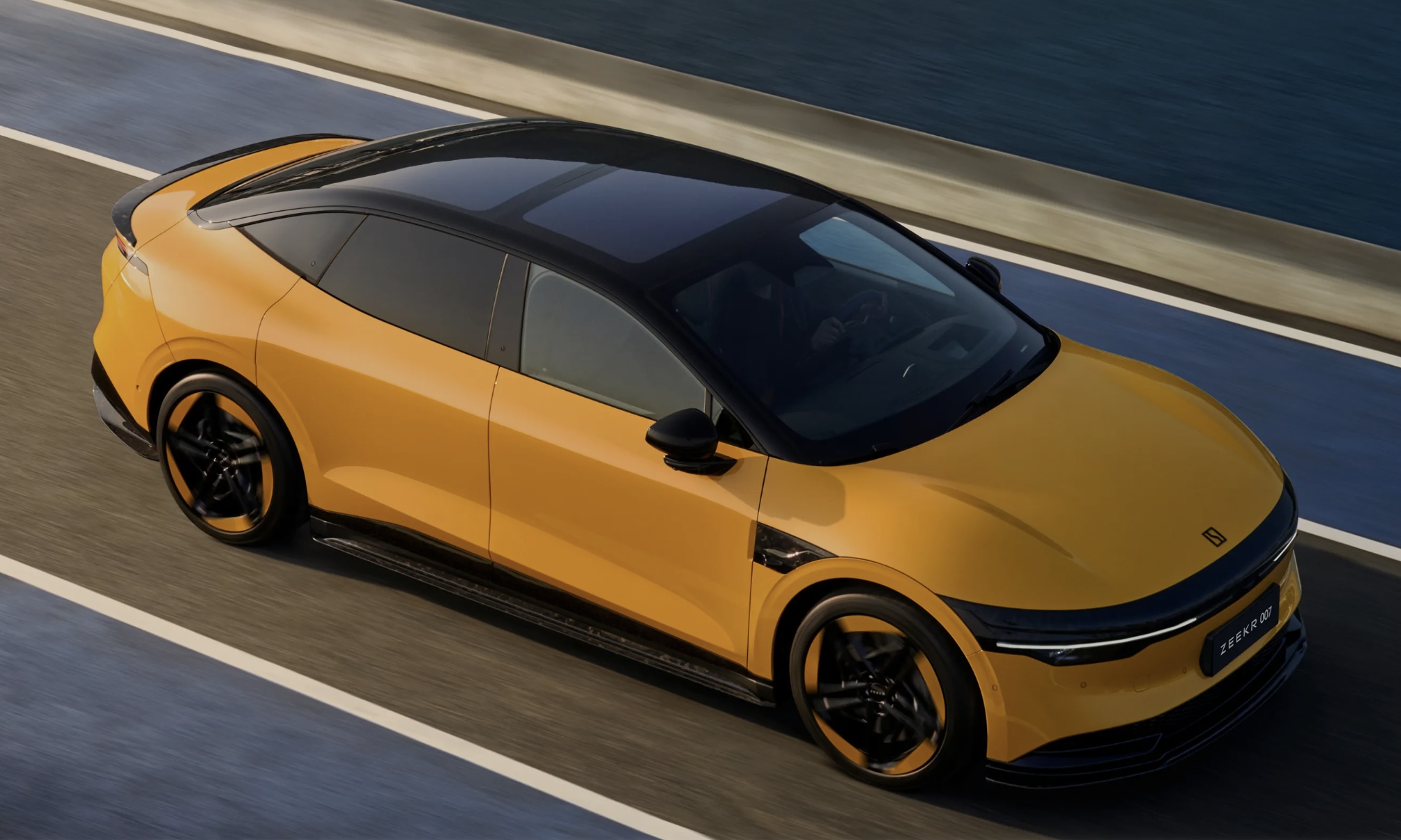 极氪007姐妹车型曝光：延续家族式设计，价格有惊喜？