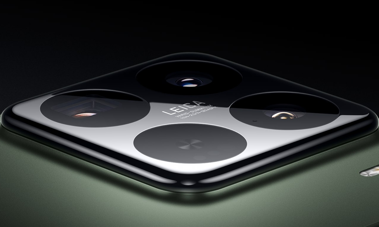 iPhone 17开卖创近年热度最高！但两周后的小米16才是劲敌？