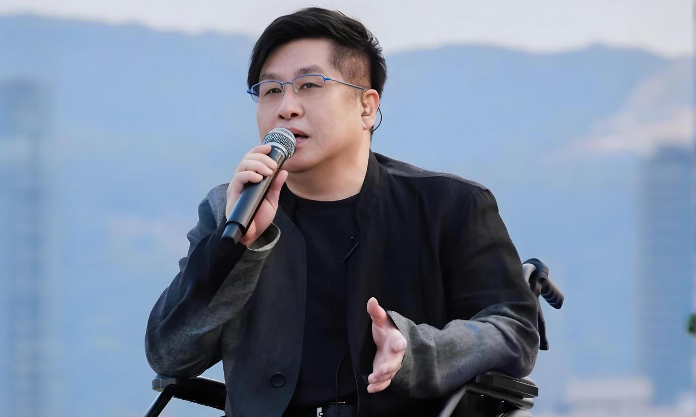 郑智化道歉了！“连滚带爬”是情绪上头，两次发文惹祸上身