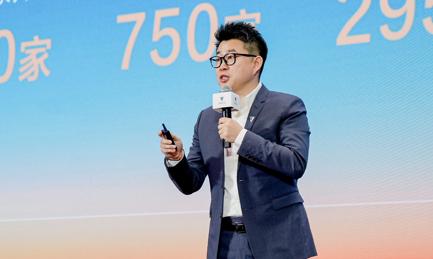 深蓝S07被AI通稿碰瓷！CEO姜海荣发话：坚决刚到底