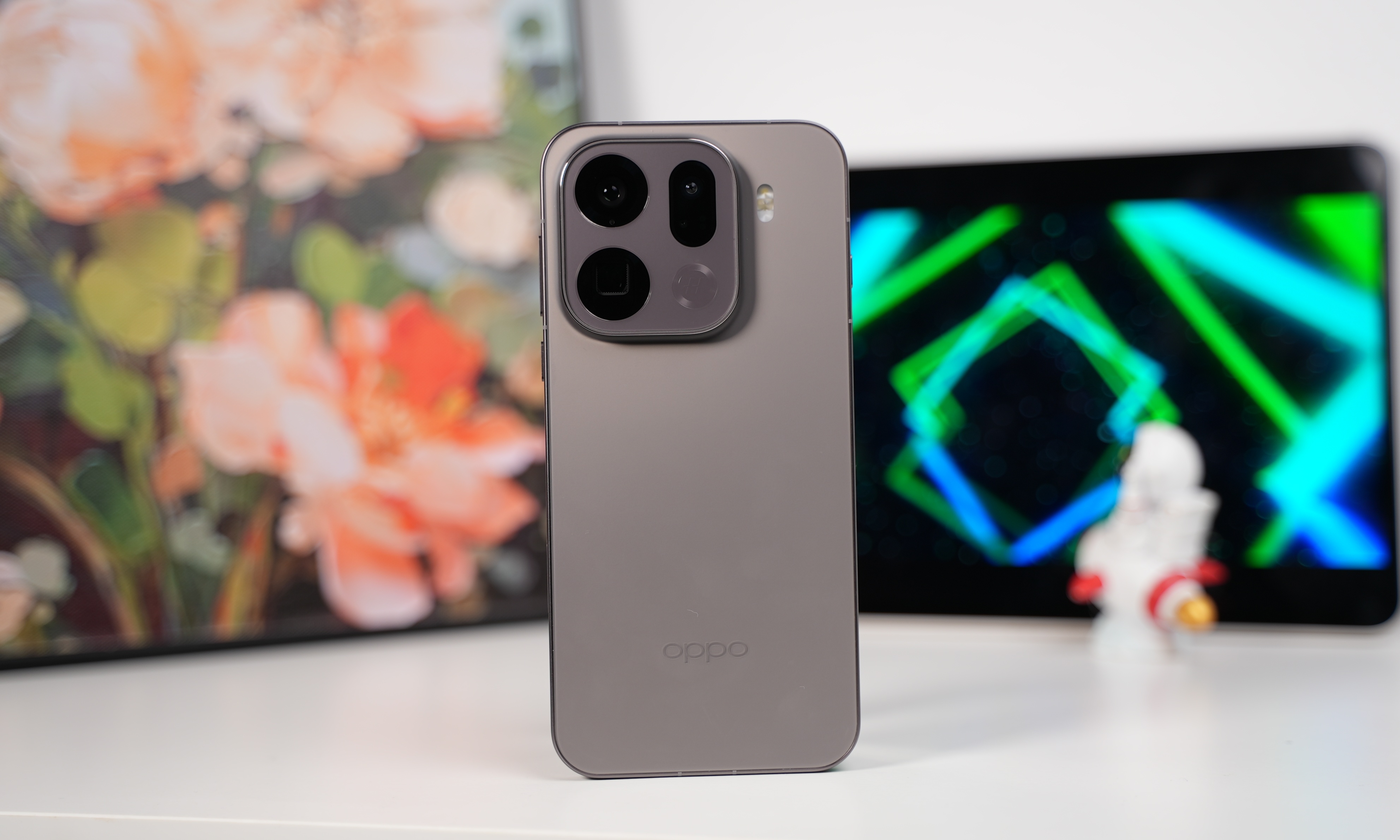 OPPO Find X9 Pro首发评测：拍照真好看，高级感拉满