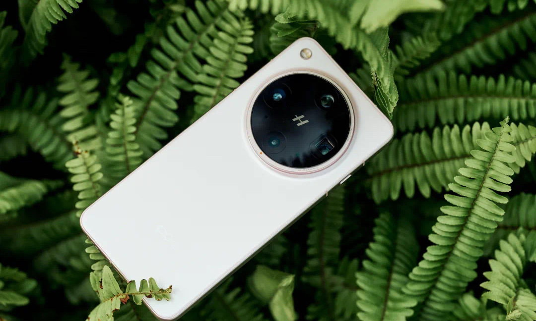 苹果降价就能躺赢？iPhone 16系列狂甩对手22倍！