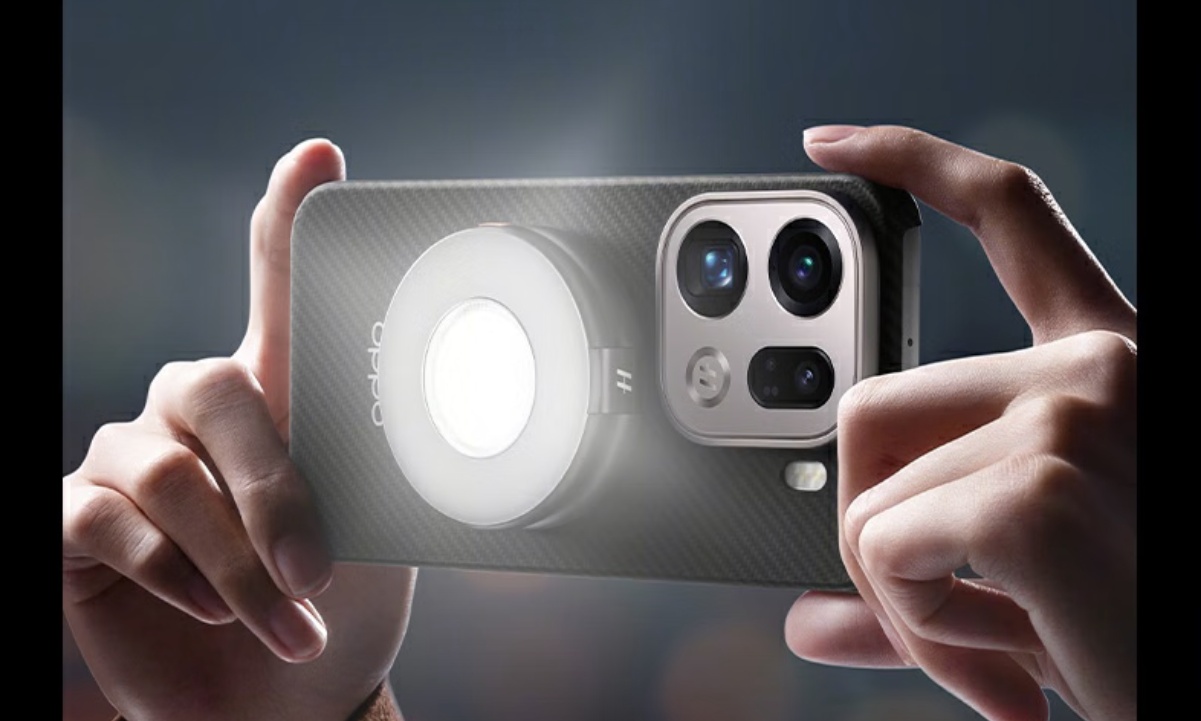 外置闪光灯卷土重来，不为补光为氛围：「物理外挂」才是手机影像终极答案？