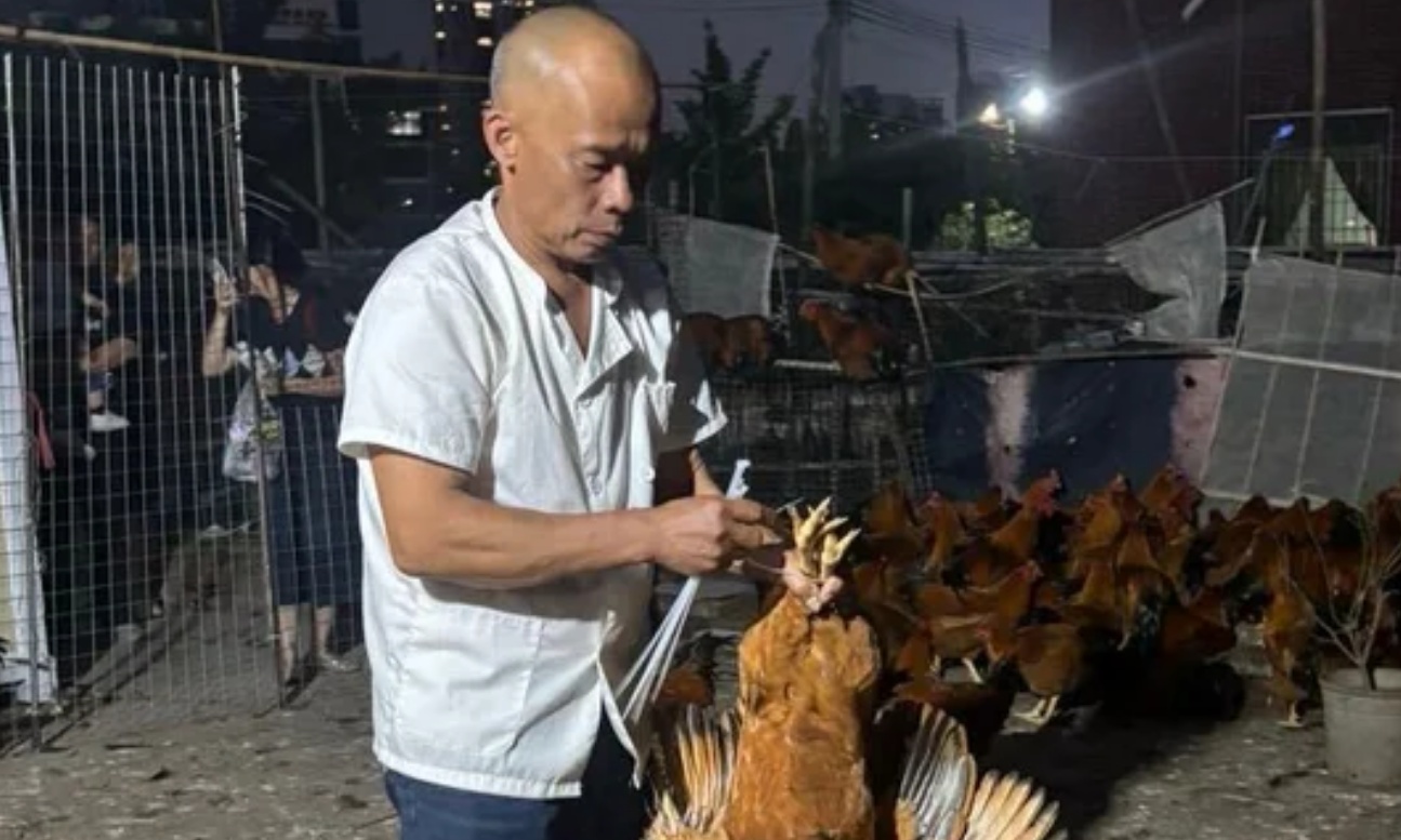 才火1个月就凉了？莫氏鸡煲无人排队，网友：迟早的事！