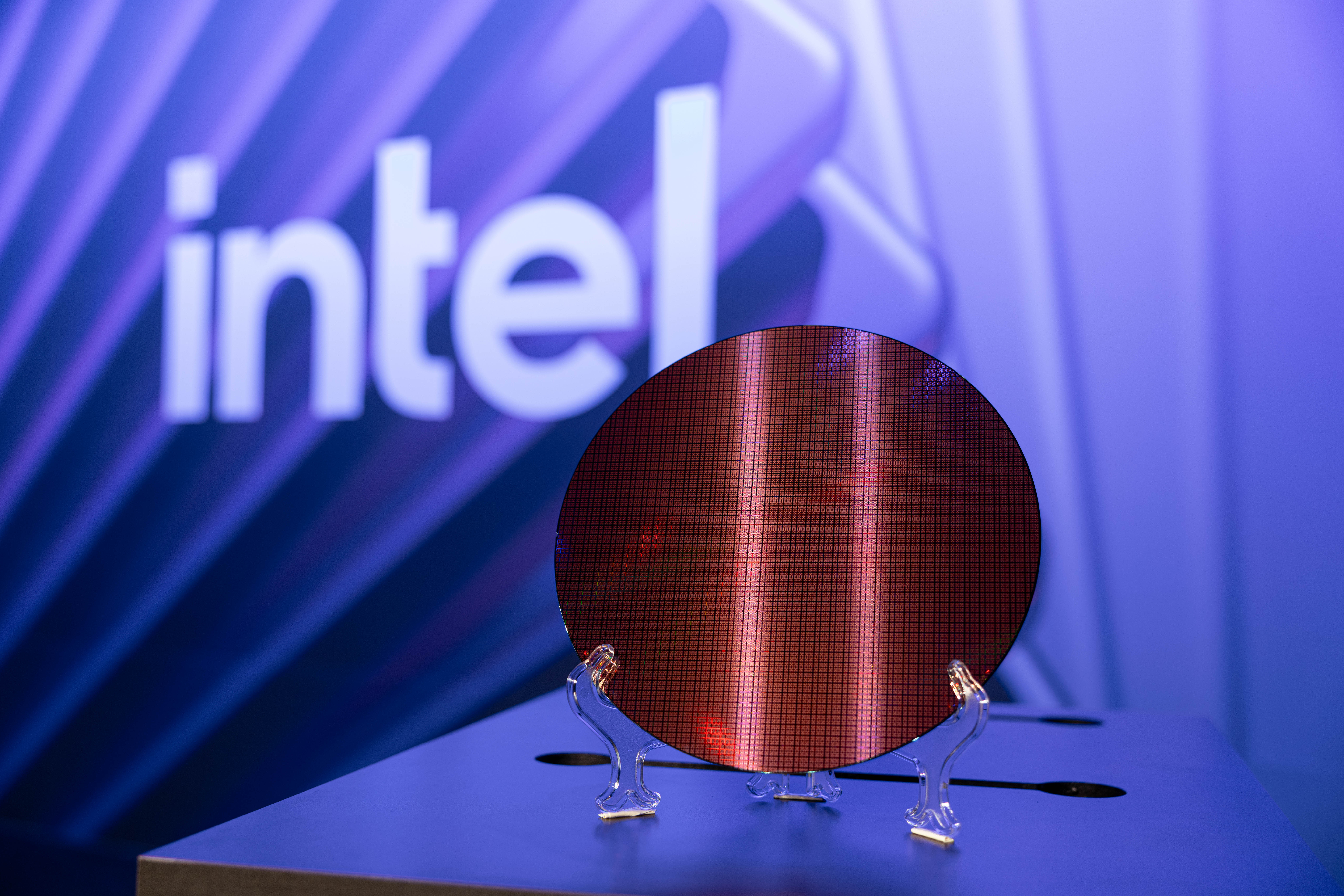 intel-xeon6-plus-wafer.jpg