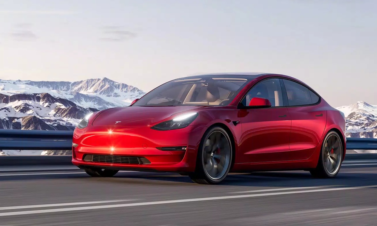 马斯克真做出来了？特斯拉神秘新车曝光：经典两厢造型，卖17万