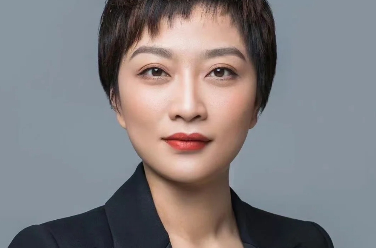 璩静医美诊所堵门老东家！霸道女总裁改行“扎脸”？