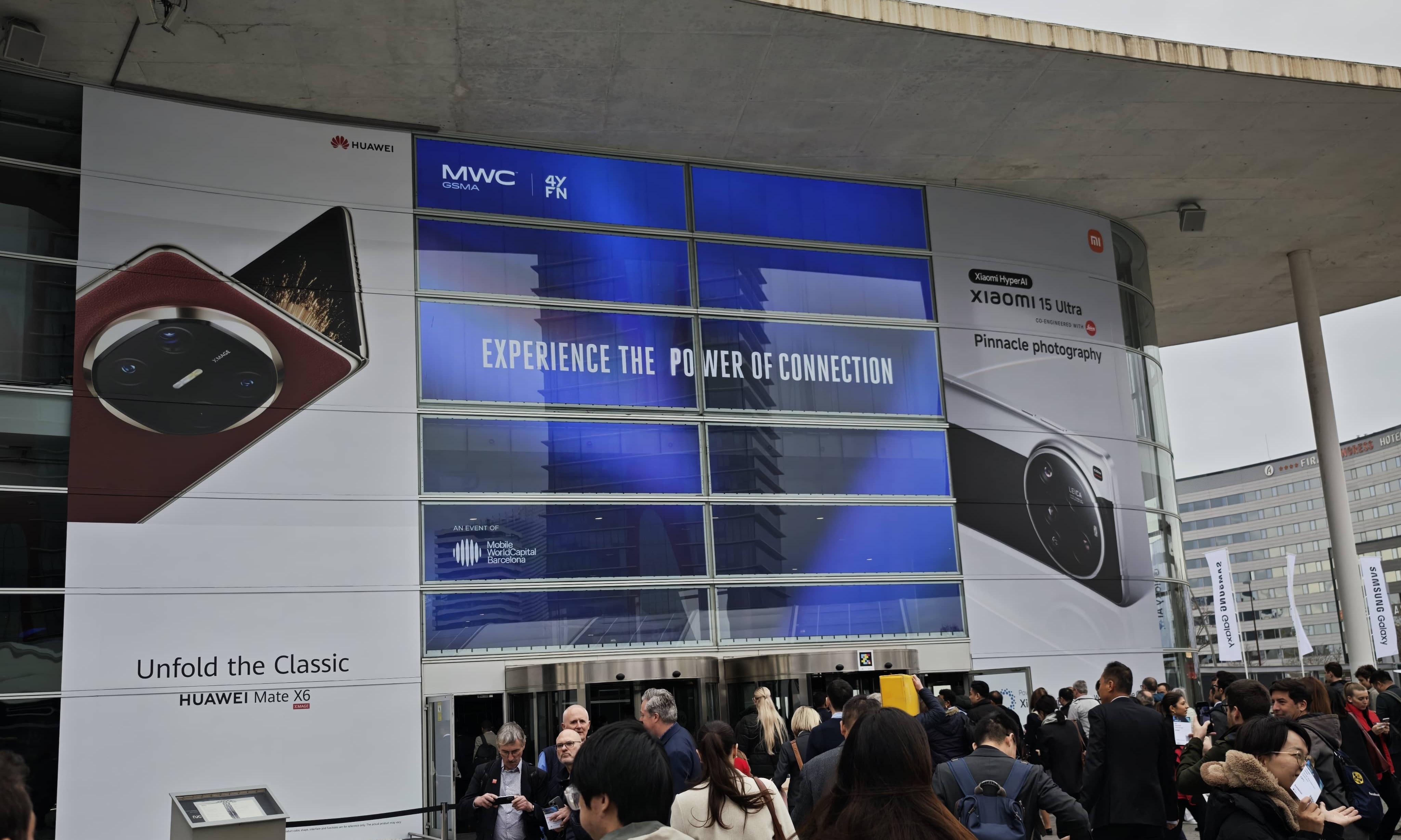 MWC25首日观察：AI成了常青树，技术实用主义者赢麻了？
