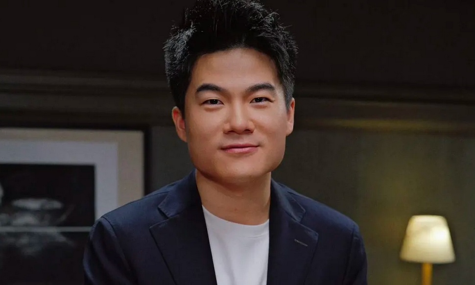 董宇辉破防了!AI生成视频疯传,竟比本人还火