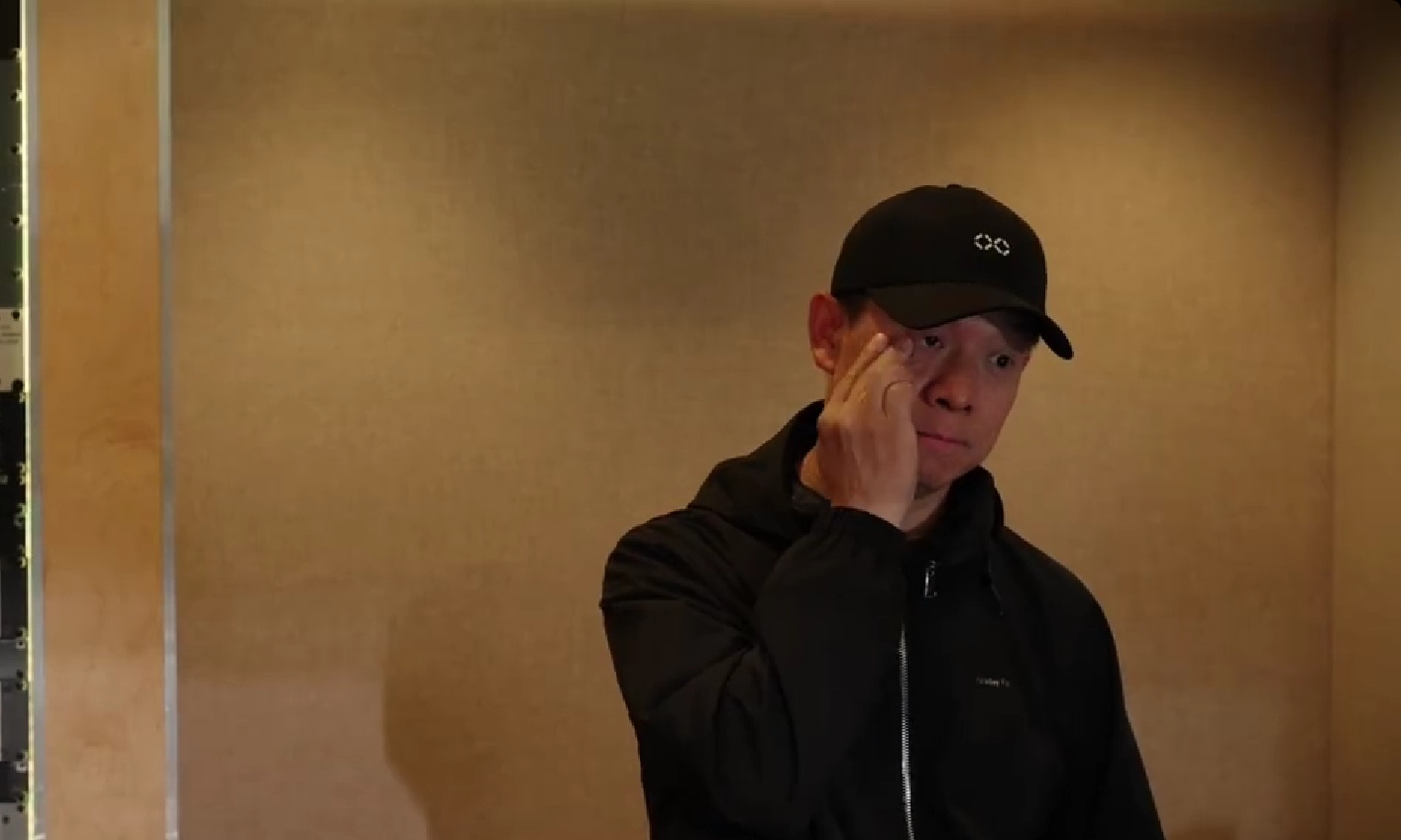 听哭了！贾跃亭和女儿隔海合唱《不如见一面》，全是牵挂和亏欠