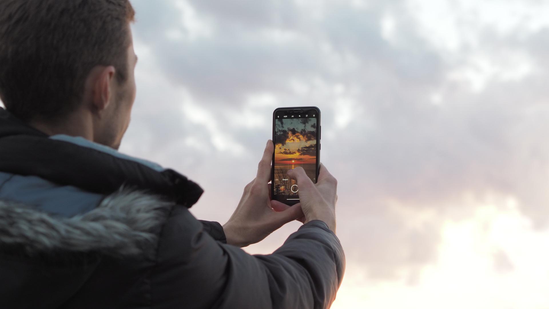smartphone-gf9e076726_1920.jpg