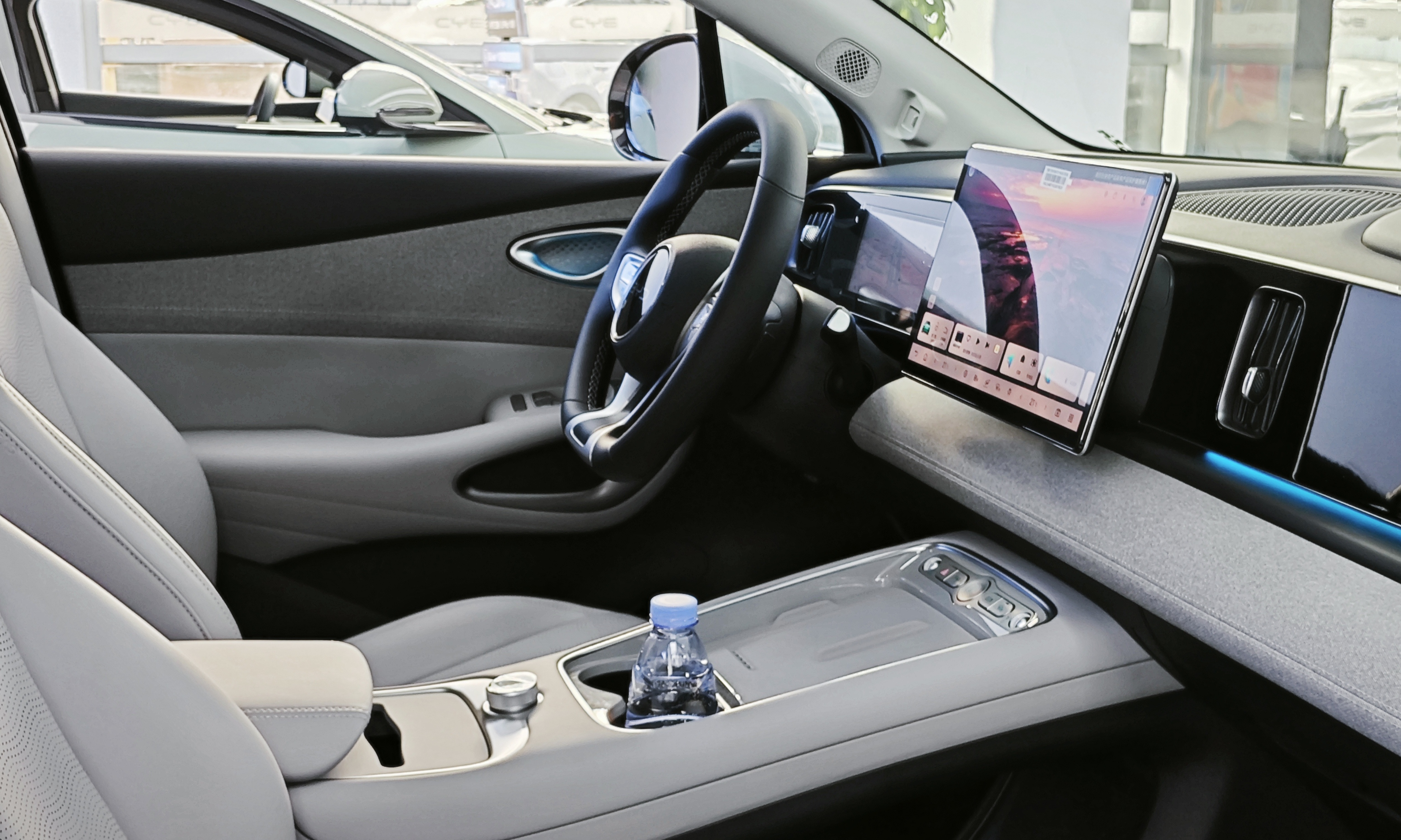 试驾海狮05 EV：底盘质感意外，车载冰箱只是“噱头”？