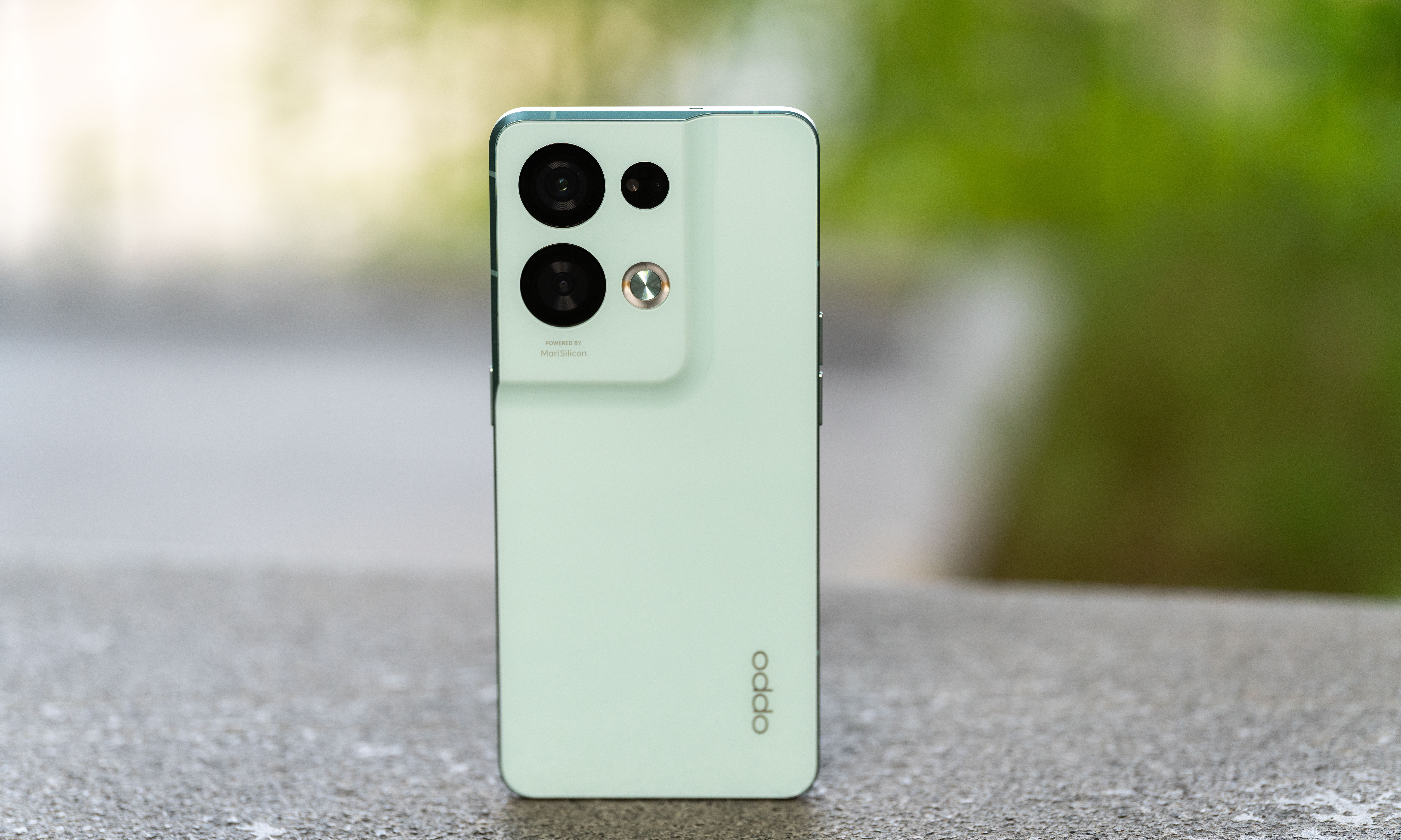 Reno8 Pro+评测：马里亚纳 X加持让夜景人像起飞！