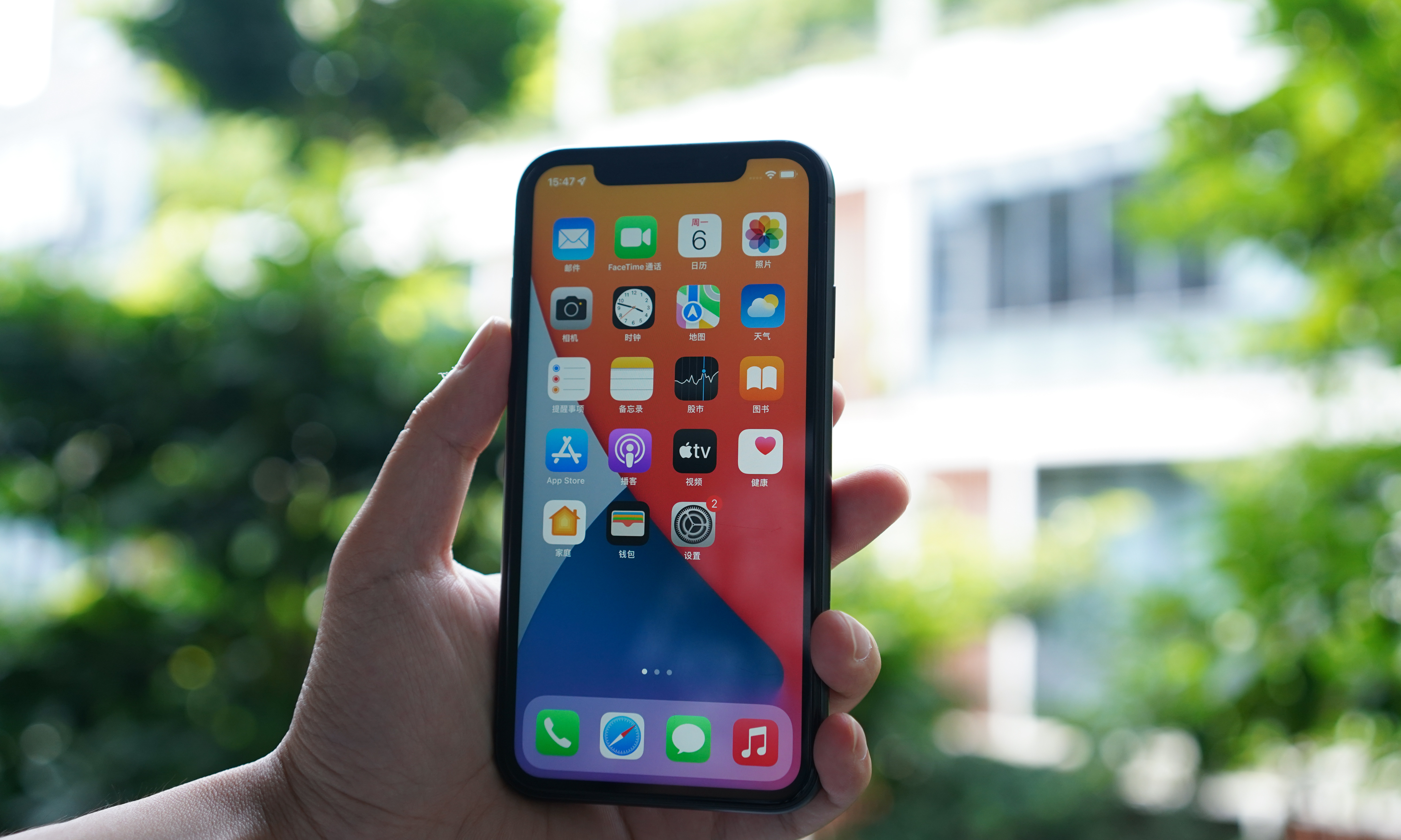 防水太强！iPhone坠河10个月后被找回：晾干后开机还能用