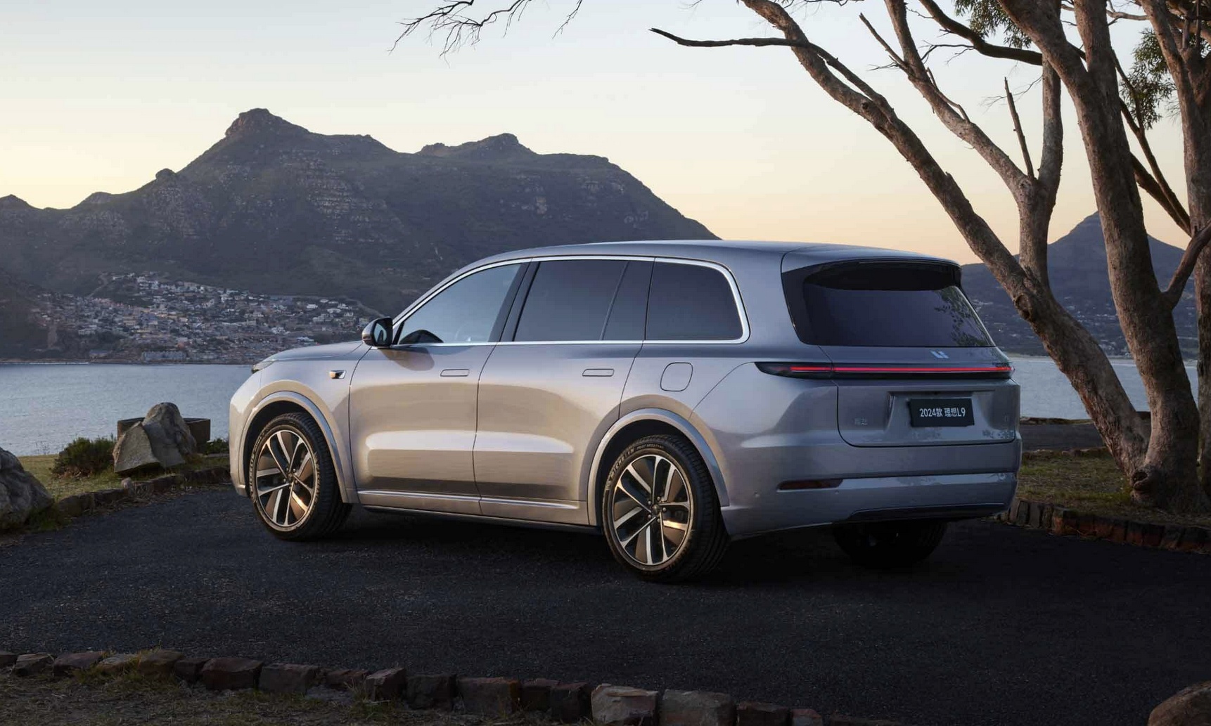 智驾摆乌龙导致急刹追尾，理想汽车官方回应：确有此事