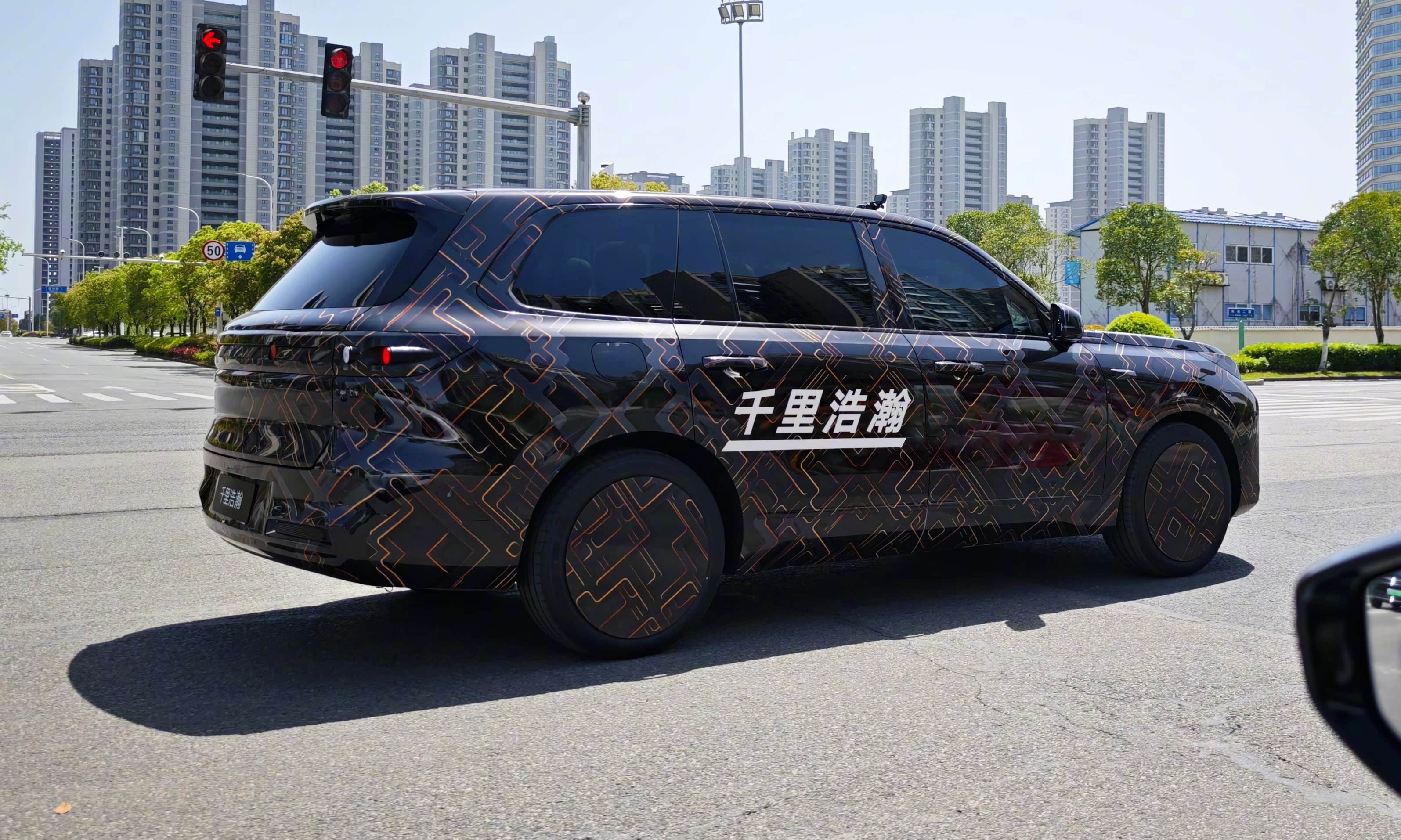 吉利银河M9定了！卖点不多，但比深蓝S09更「便宜大碗」？