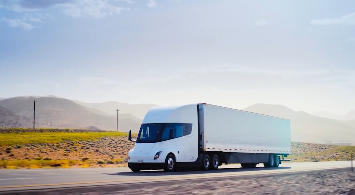 特斯拉semi电动卡车正式交付:百事喜提首批新车 - 雷科技