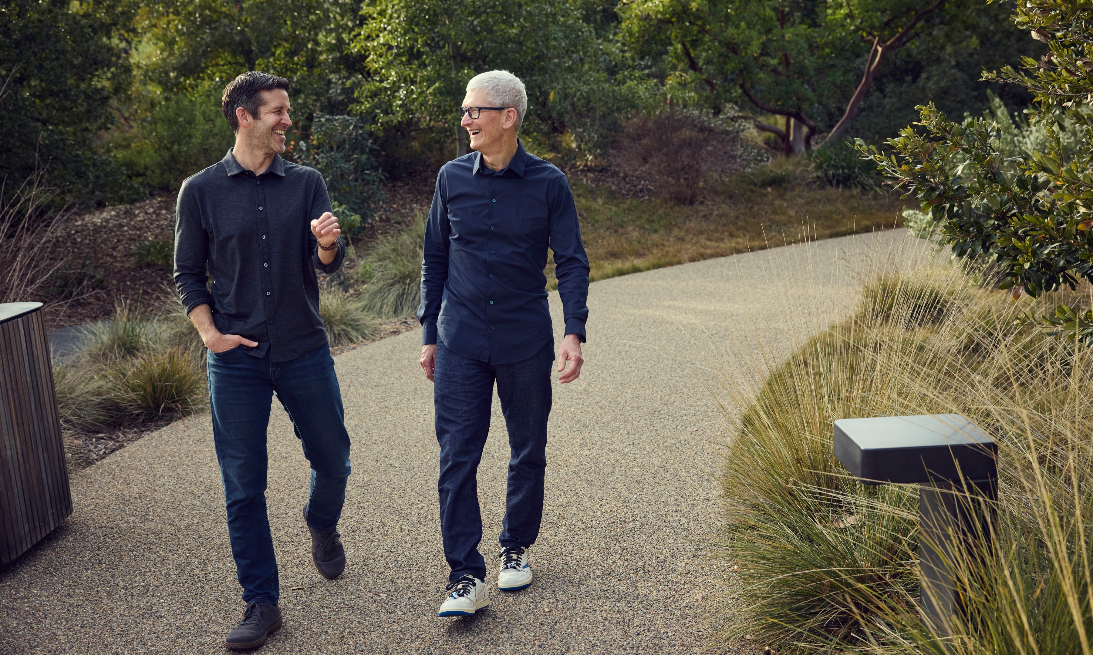 智能苹果公司诞生？特努斯明确表态押注AI，需化解三重焦虑